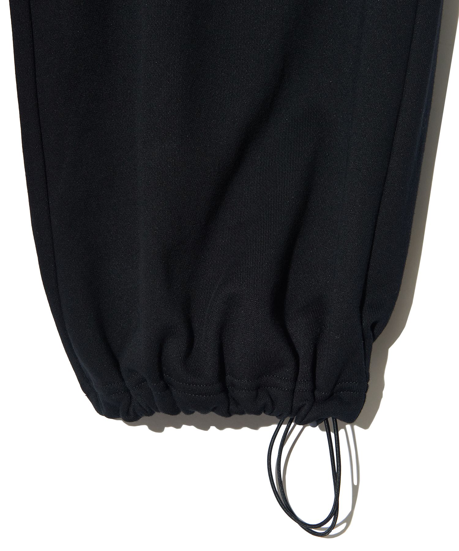 MUSINSA | PIECEMAKER PCE POCKET APPLIQUE SWEAT PANTS (BLACK)