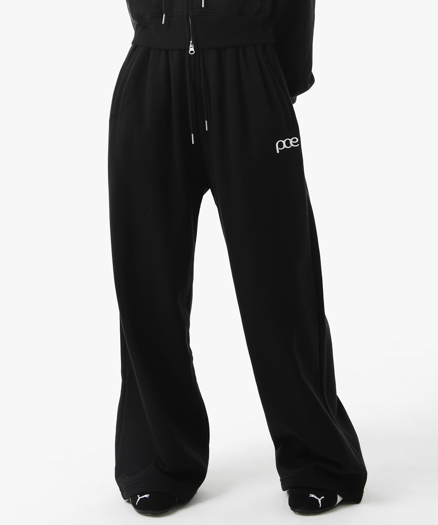 MUSINSA | PIECEMAKER PCE POCKET APPLIQUE SWEAT PANTS (BLACK)