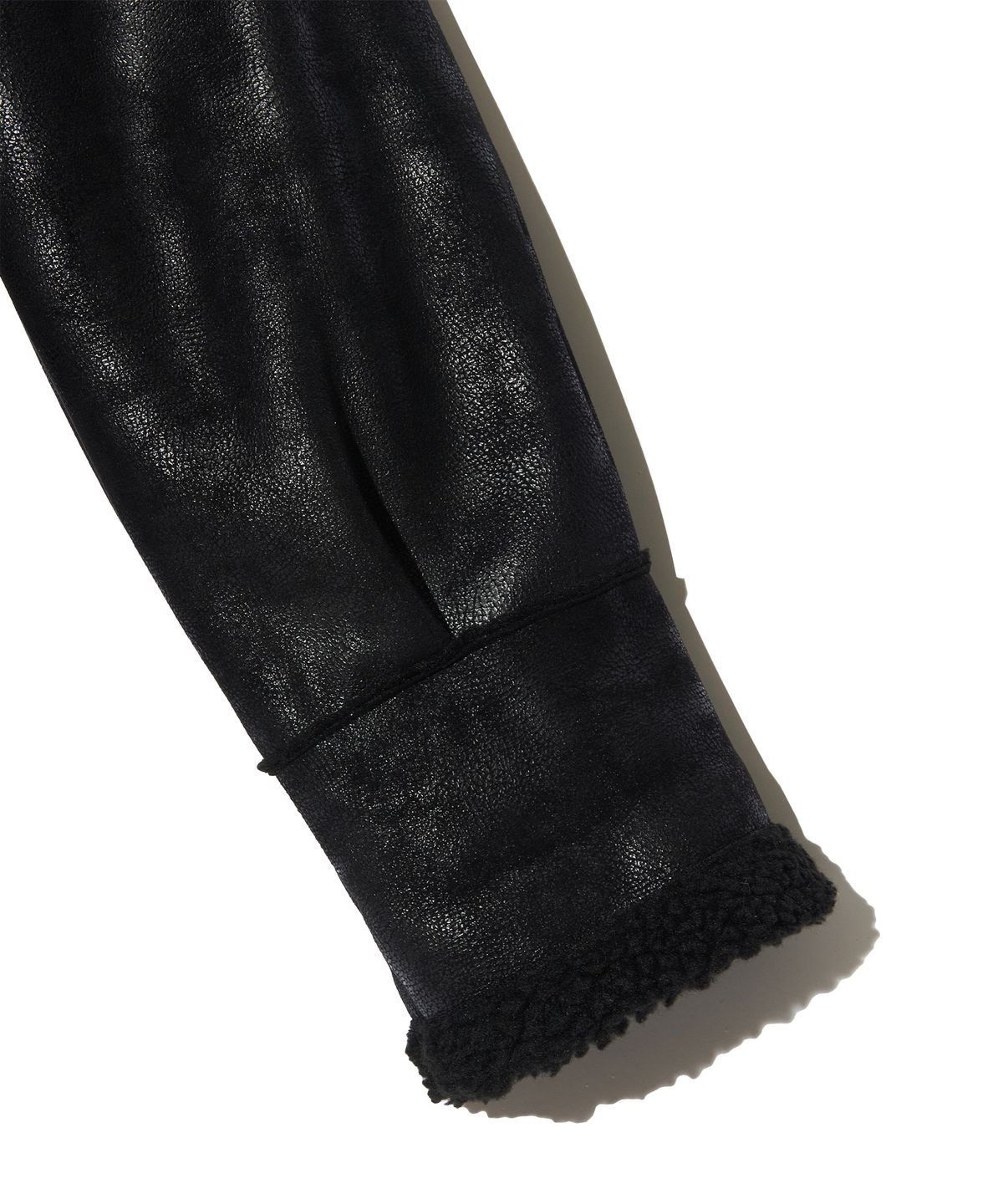 피스메이커(PIECE MAKER) CRACK LEATHER FLEECE MUSTANG (BLACK)