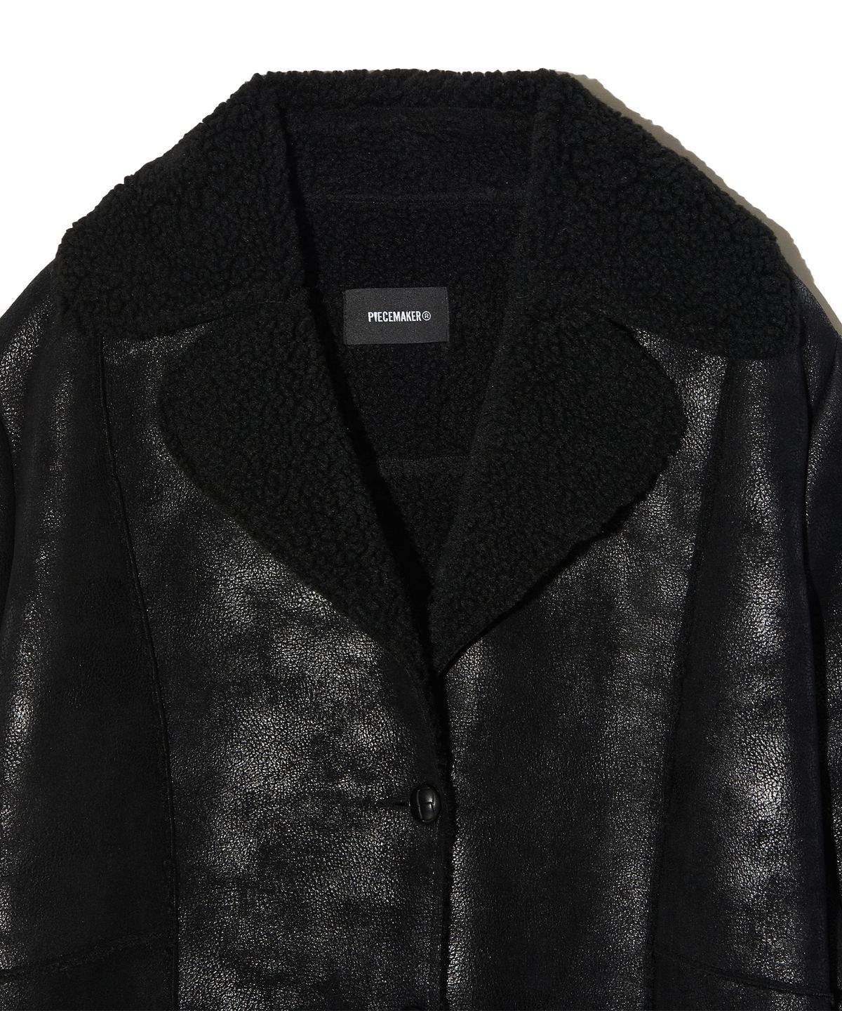 피스메이커(PIECE MAKER) CRACK FAUX LEATHER SHEARING MUSTANG COAT (BLACK)