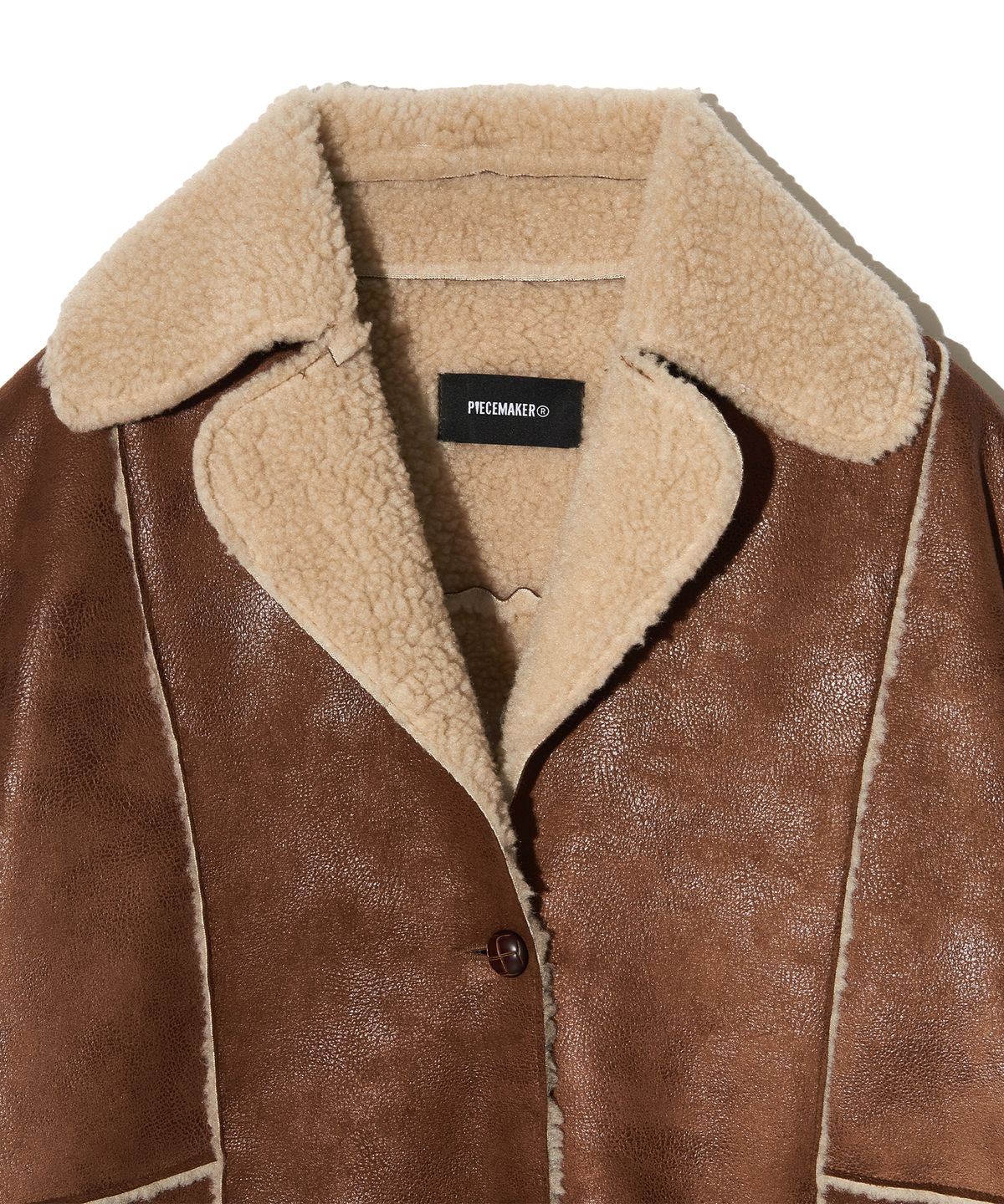피스메이커(PIECE MAKER) CRACK FAUX LEATHER SHEARING MUSTANG COAT (TAN)