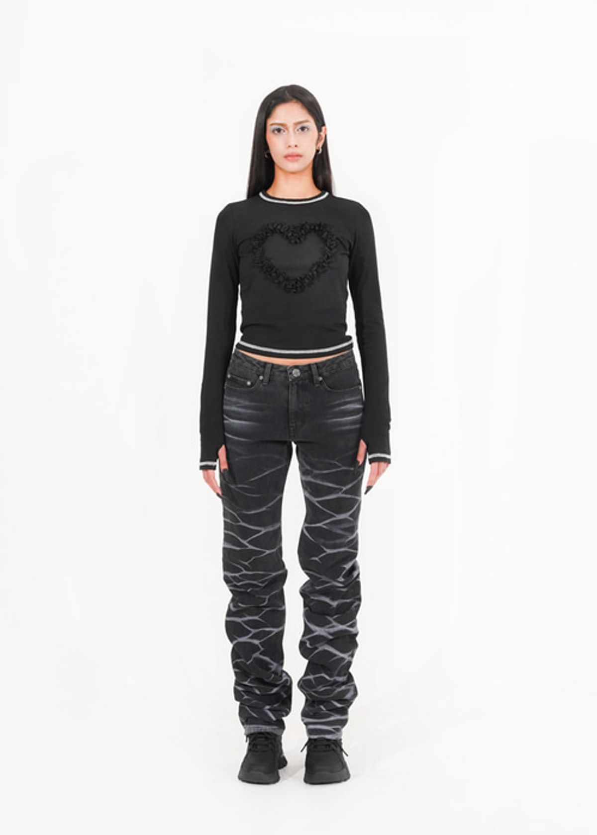 마이닝 컬렉터(MININGCOLLECTOR) HEART LONG SLEEVE TOP, BLACK