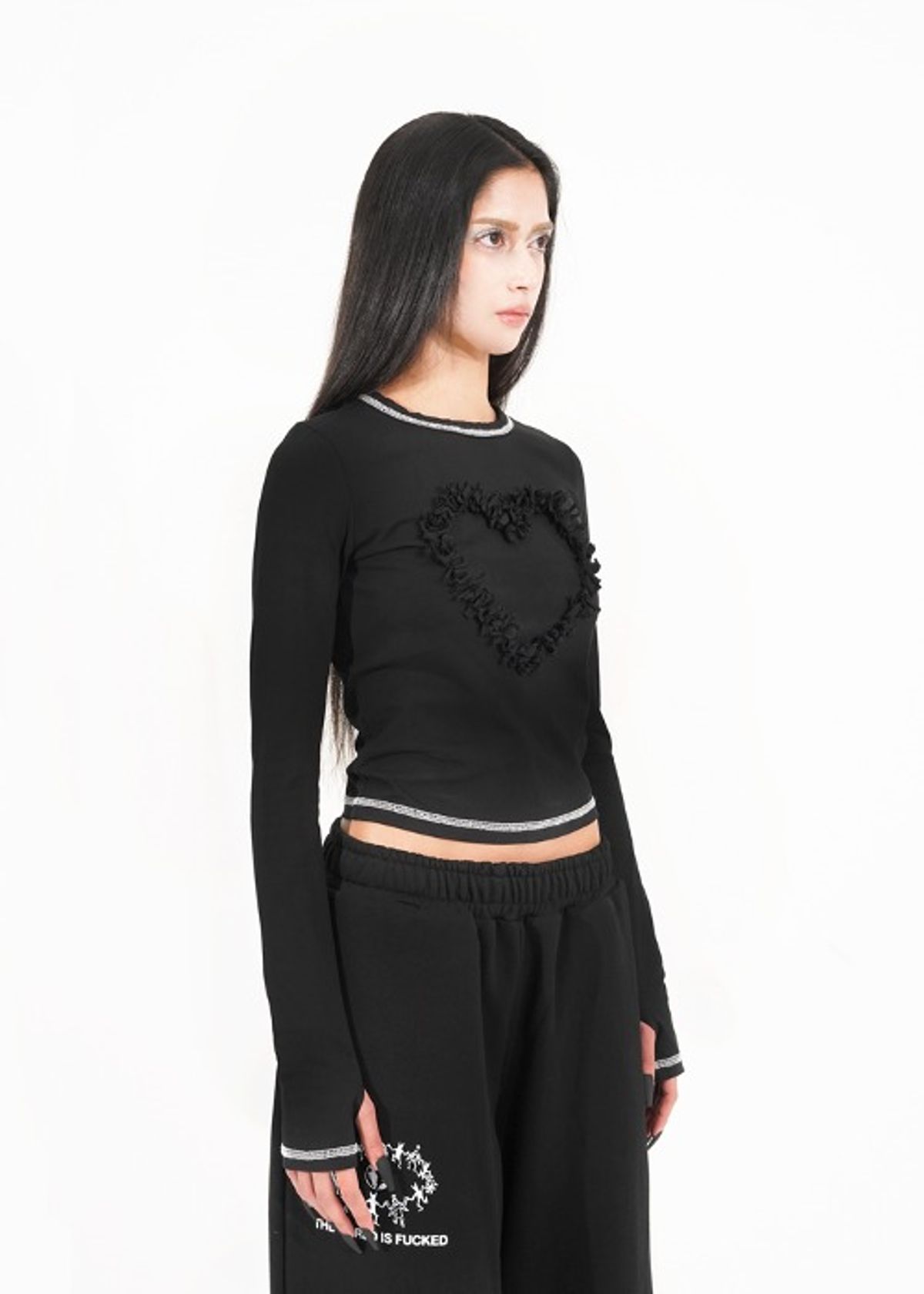 마이닝 컬렉터(MININGCOLLECTOR) HEART LONG SLEEVE TOP, BLACK