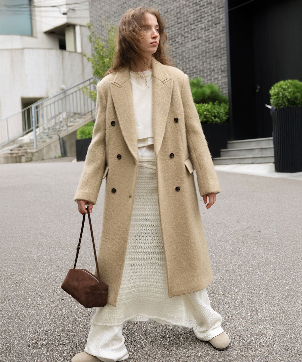 르바(LEVAR) Hairy Alpaca Blended Classic Coat - Beige