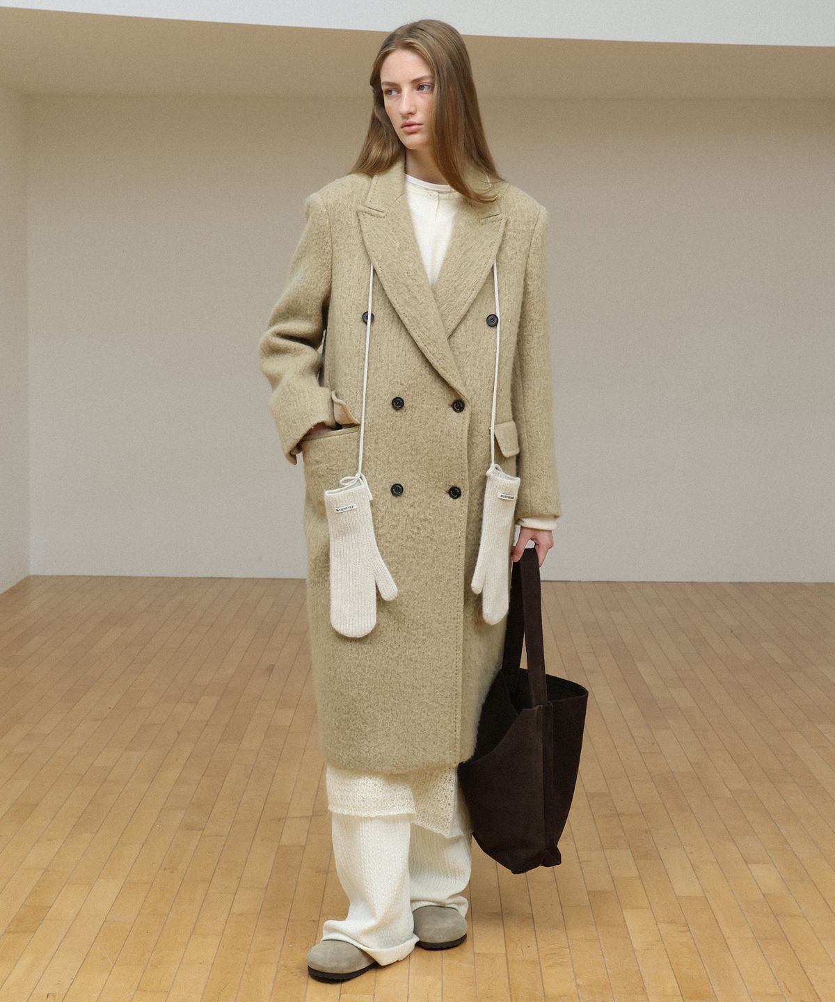 르바(LEVAR) Hairy Alpaca Blended Classic Coat - Beige
