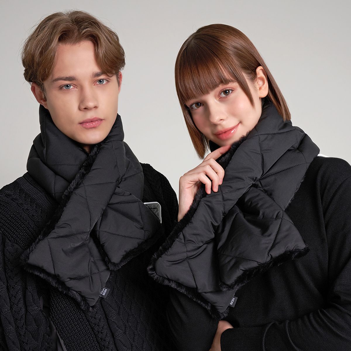 테크스킨(TECHSKIN) 패딩 리버시블 넥워머 블랙