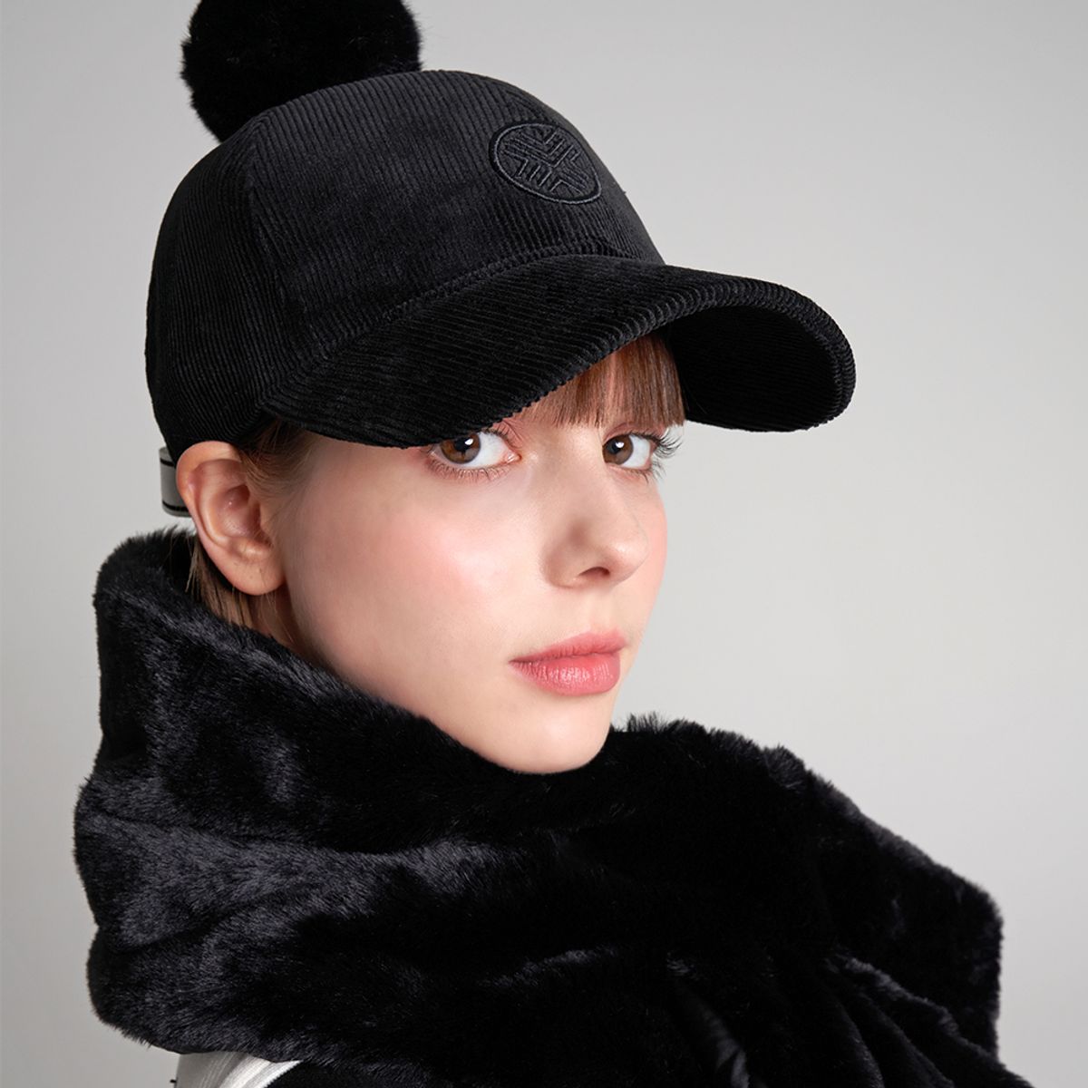 테크스킨(TECHSKIN) 여성 퍼 리본 코듀로이 골프모자 블랙