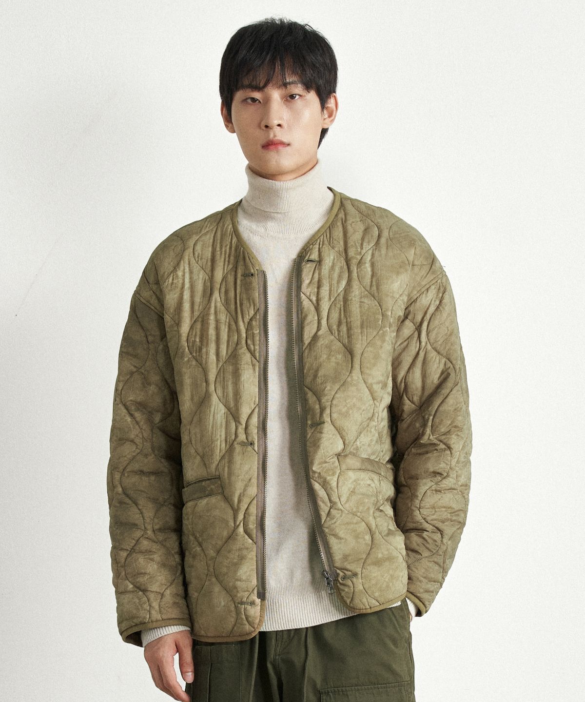 힐리먼트(HELEMENT) 웨이브 패턴 퀼팅 자켓 (BEIGE)