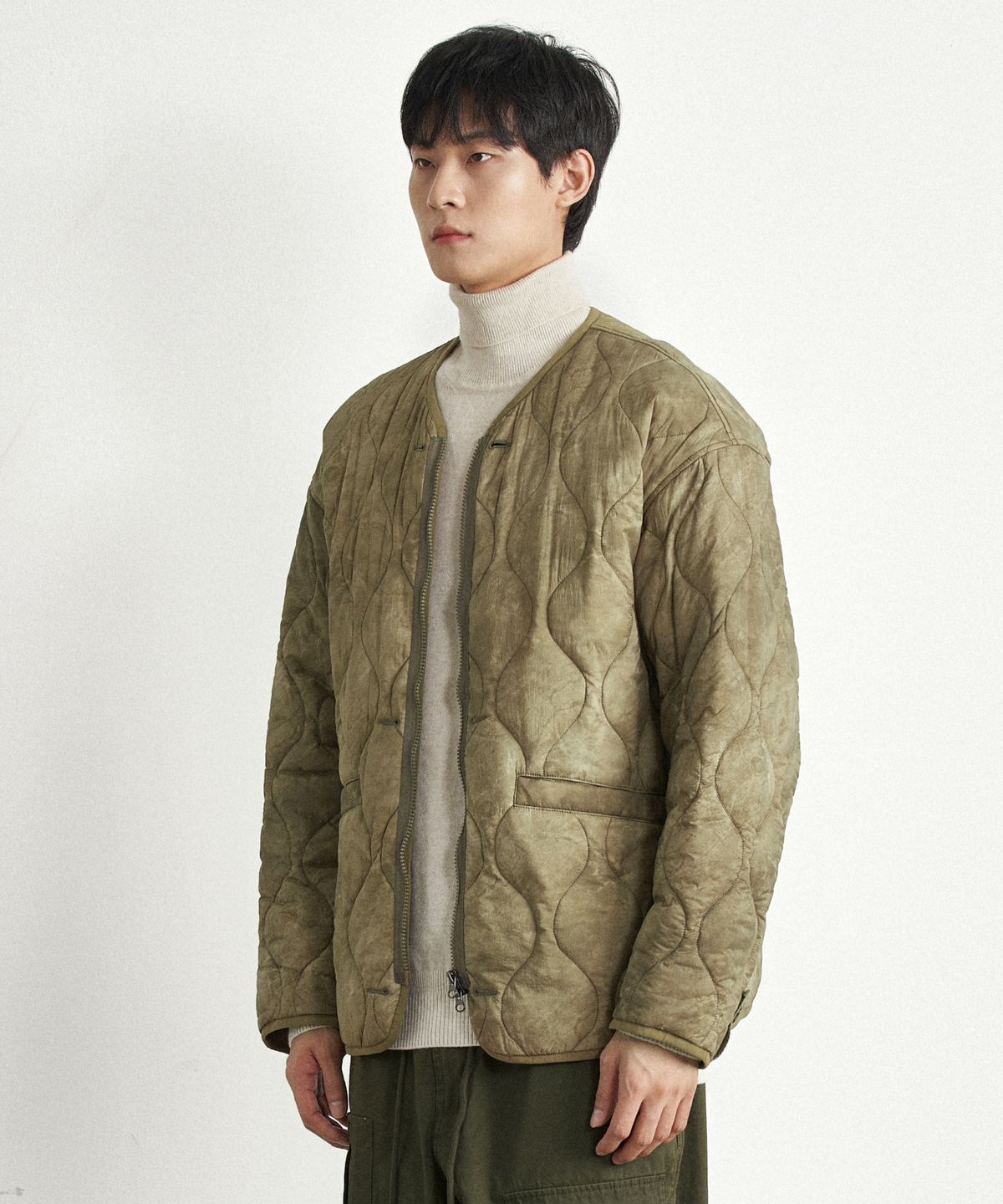 힐리먼트(HELEMENT) 웨이브 패턴 퀼팅 자켓 (BEIGE)