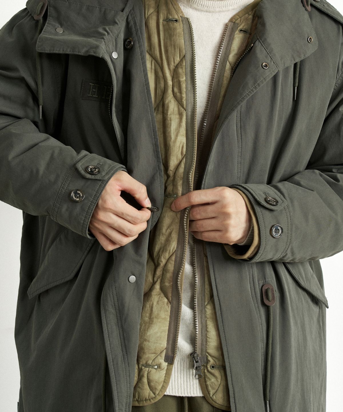 힐리먼트(HELEMENT) 웨이브 패턴 퀼팅 자켓 (BEIGE)