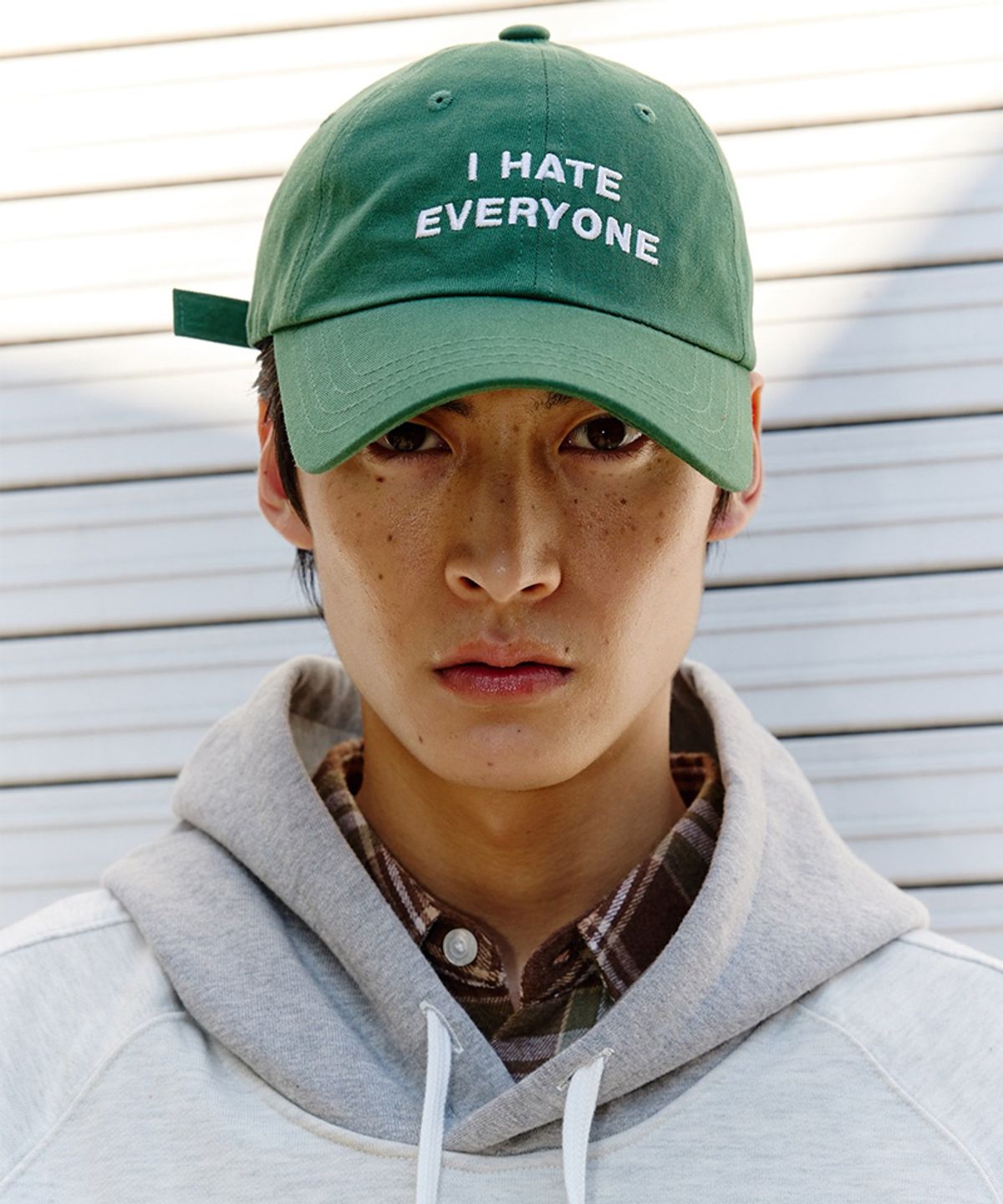 홀리데이비지터(HOLIDAYVISITOR) I hate everyone 볼캡 - 그린