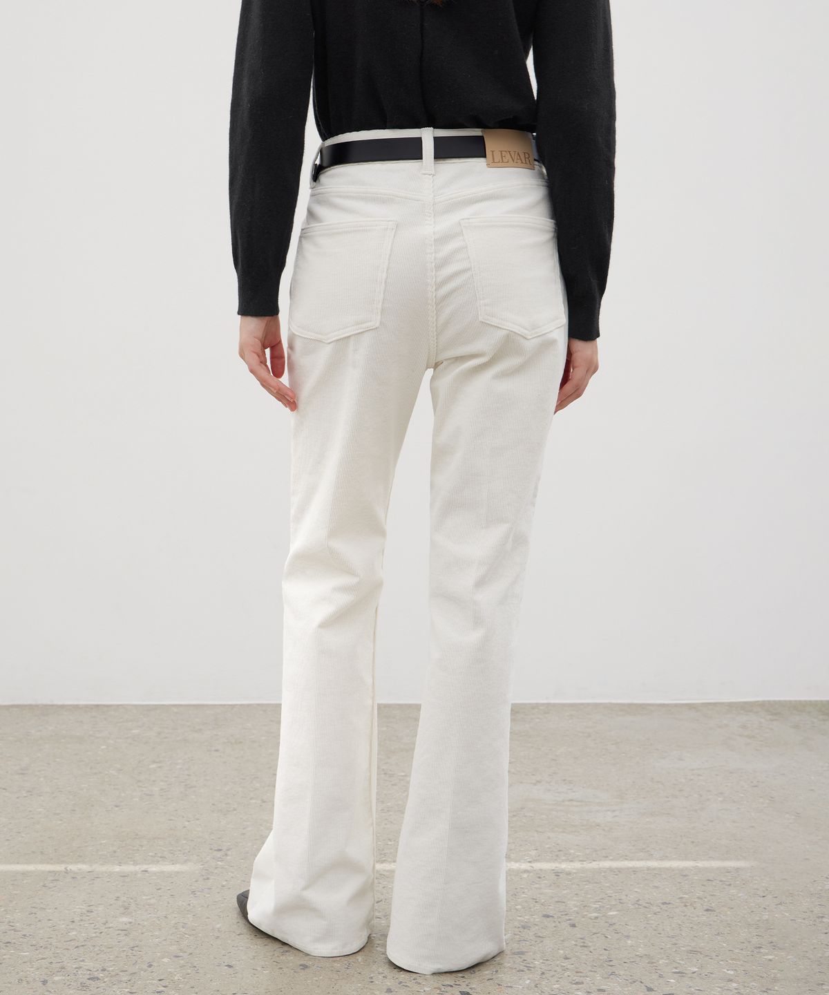 르바(LEVAR) Mellow Corduroy Bootcut Pants - Milky Cream
