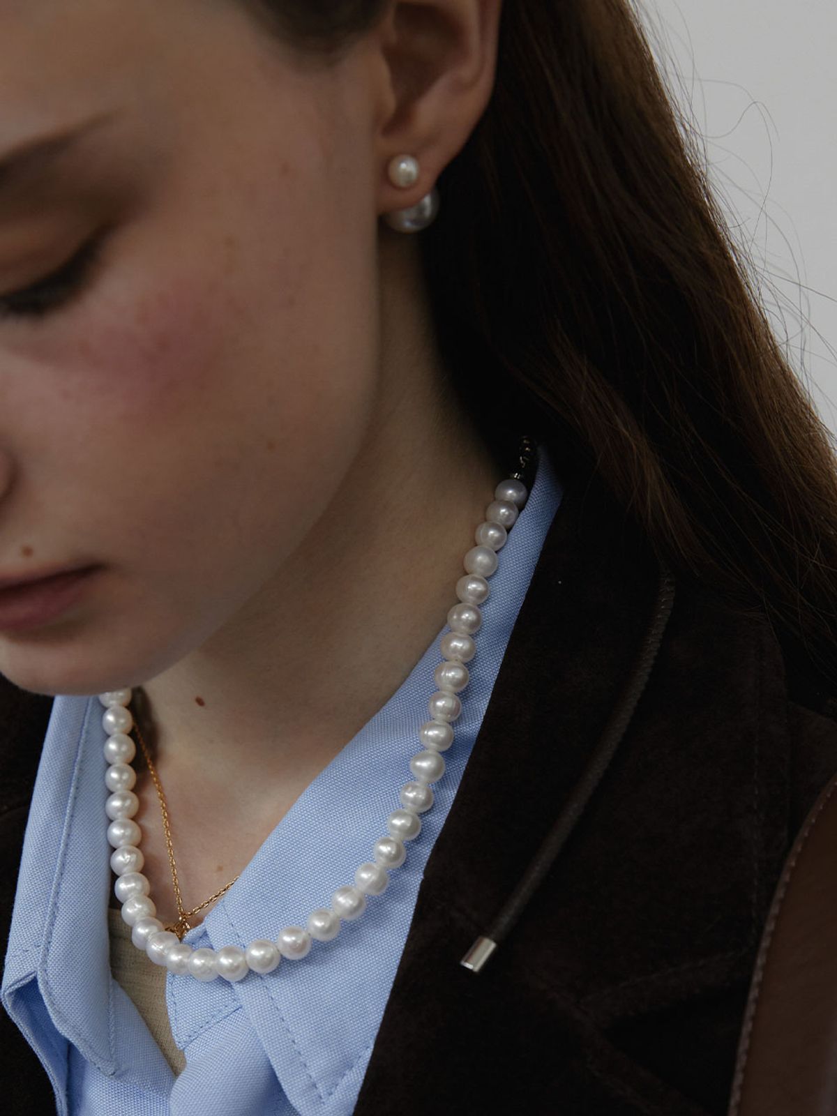 러브미몬스터(LOVE ME MONSTER) Natural Pearl Leather Ribbon Necklace (L243MNK020)