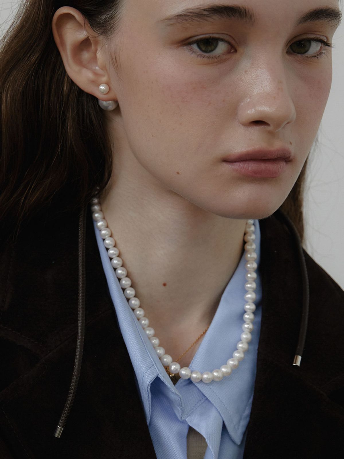 러브미몬스터(LOVE ME MONSTER) Natural Pearl Leather Ribbon Necklace (L243MNK020)