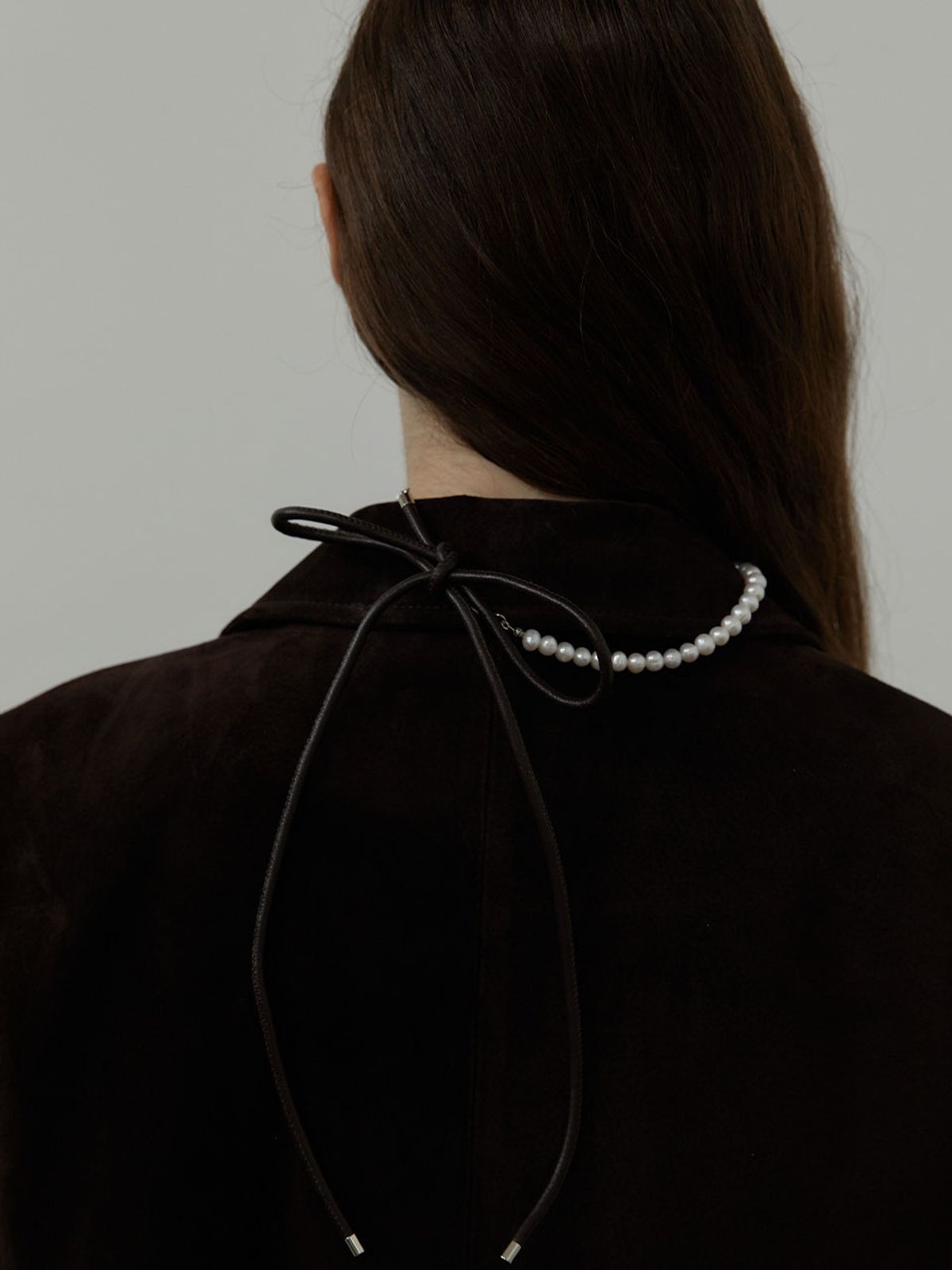 러브미몬스터(LOVE ME MONSTER) Natural Pearl Leather Ribbon Necklace (L243MNK020)