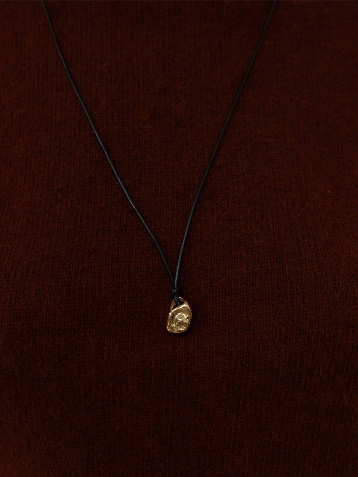 러브미몬스터(LOVE ME MONSTER) Oyster Long Leather Necklace (L243MNK030)