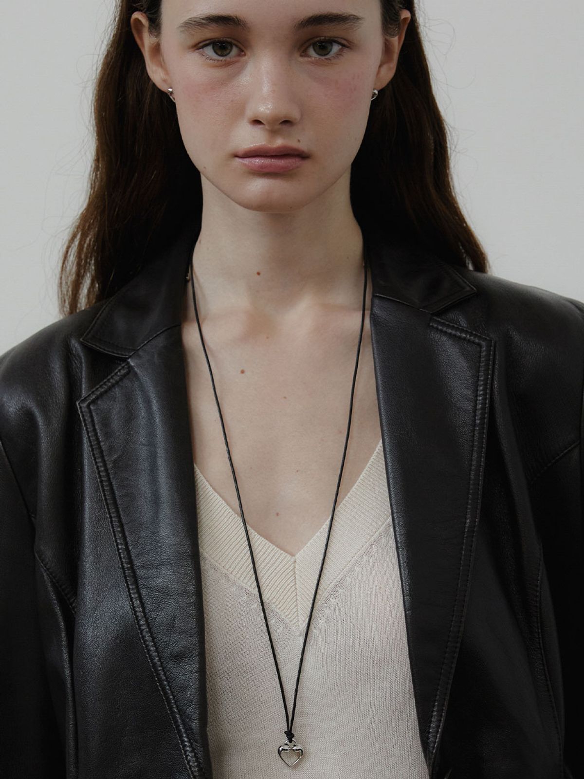 러브미몬스터(LOVE ME MONSTER) Mont Long Leather Necklace (L243MNK040)