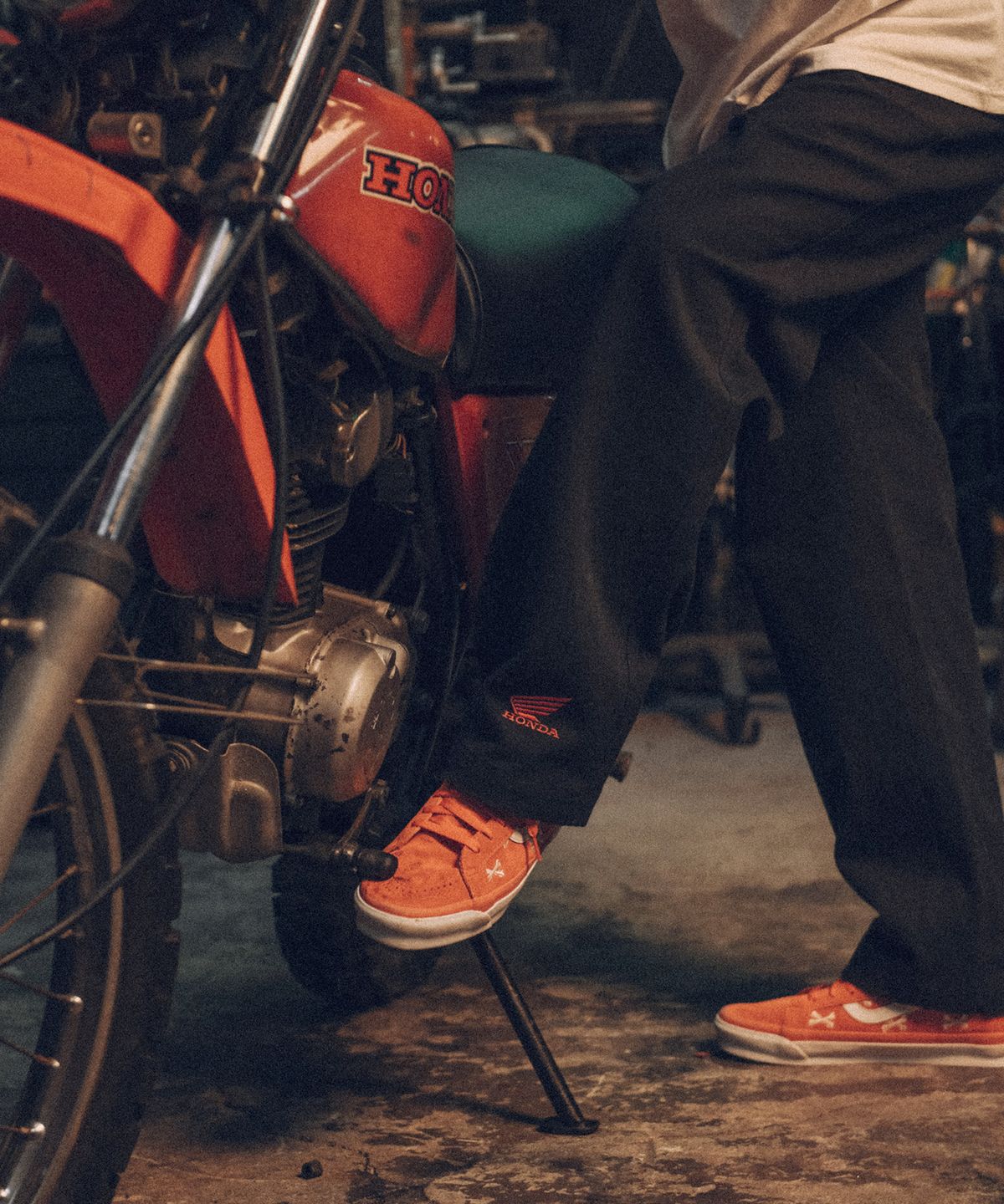 핍스 모터사이클(PHYPS MOTORCYCLE) Honda VTG logo Canvas pants_Black