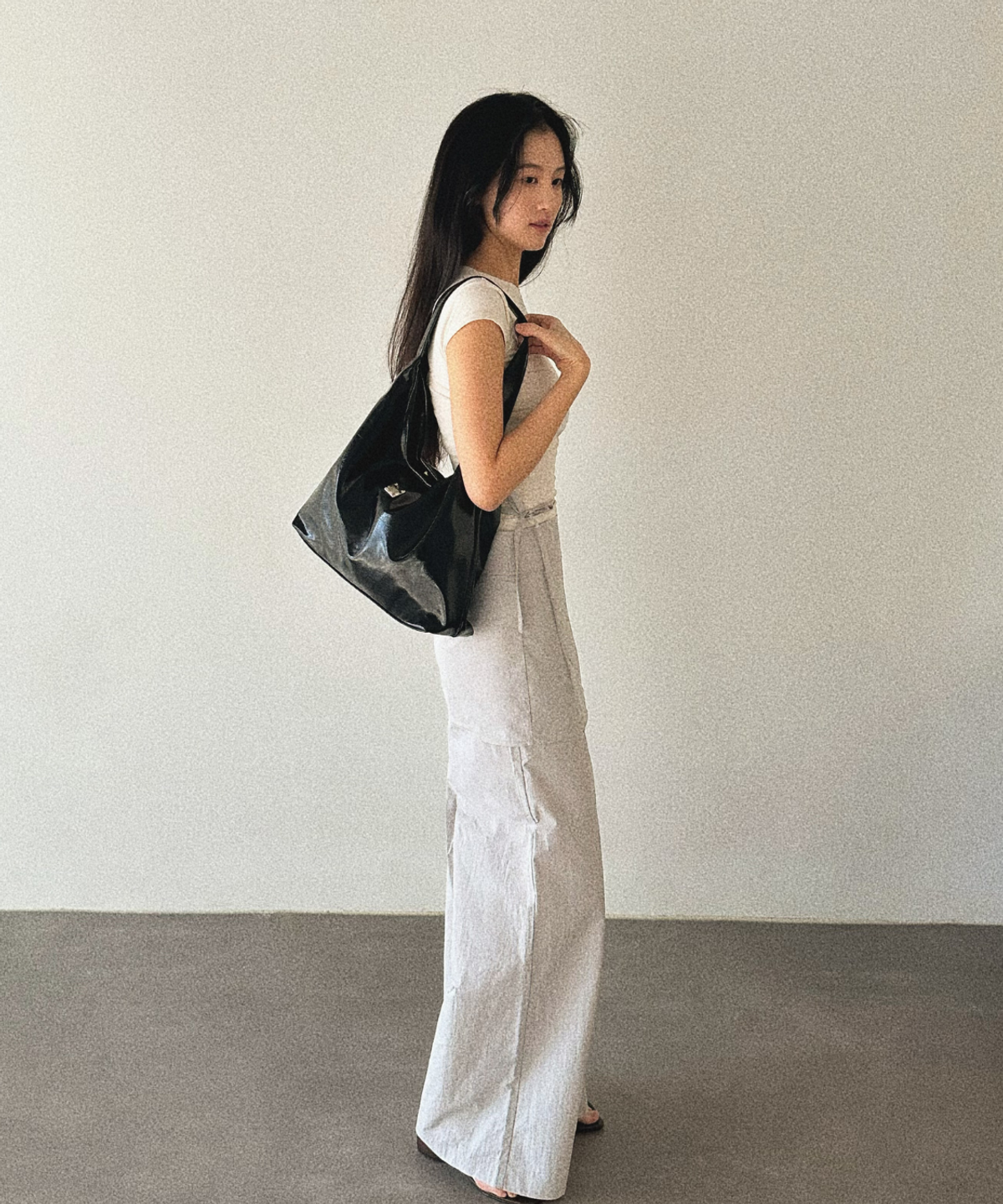 피닉스오리진(PHOENIX ORIGIN) Large Wax Leather Shoulder Bag - BLACK