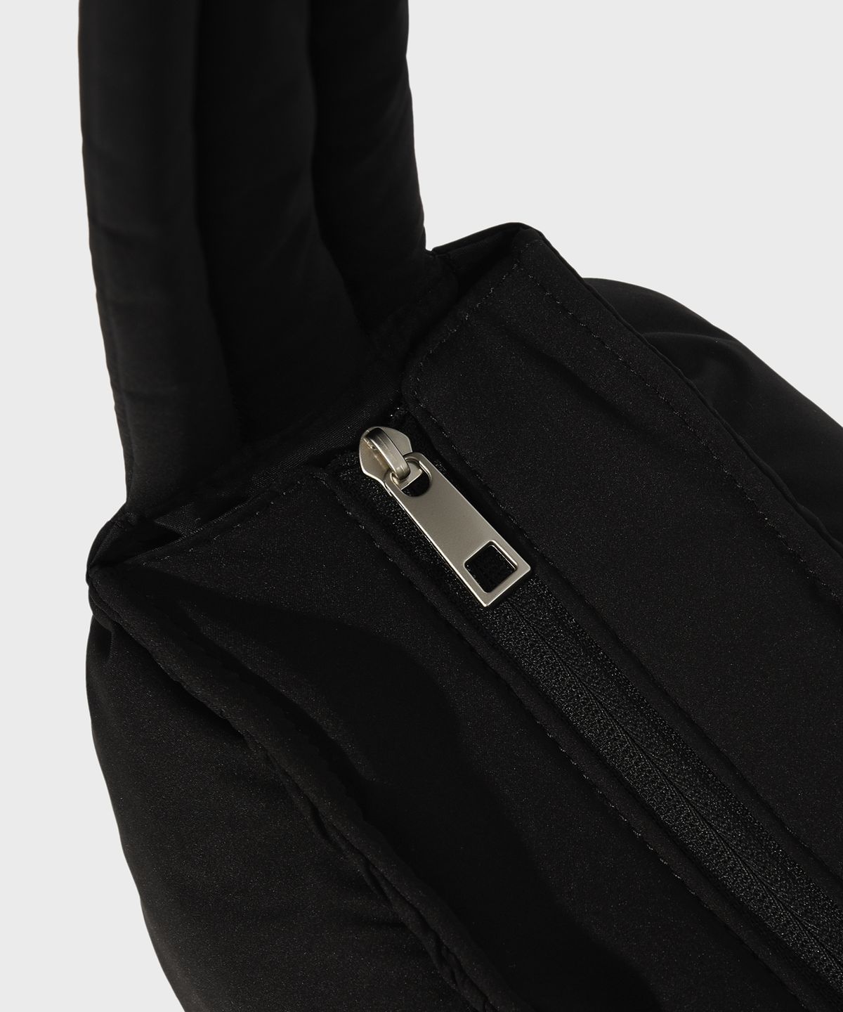 팔렛(FALLETT) 플라워 키링 패딩백 블랙