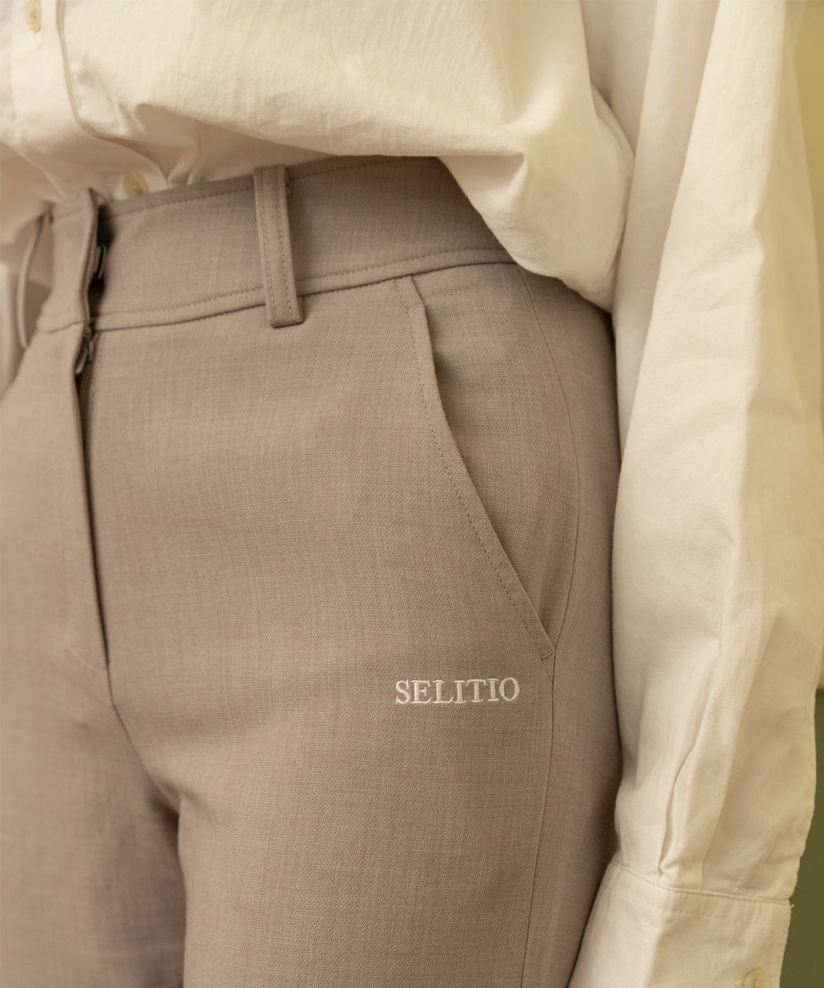 셀리티오(SELITIO) 여성 클래식 스트레이트핏 밴딩 팬츠 그레이