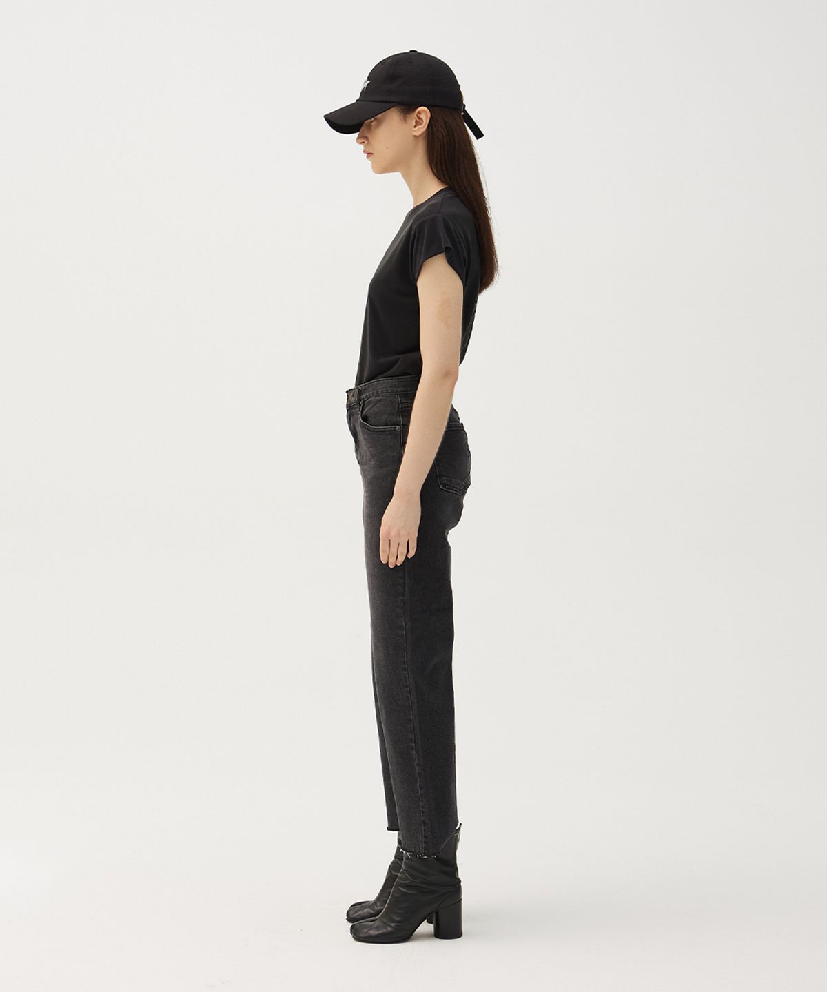 므아므(MMAM) Logo basic slim T-shirt