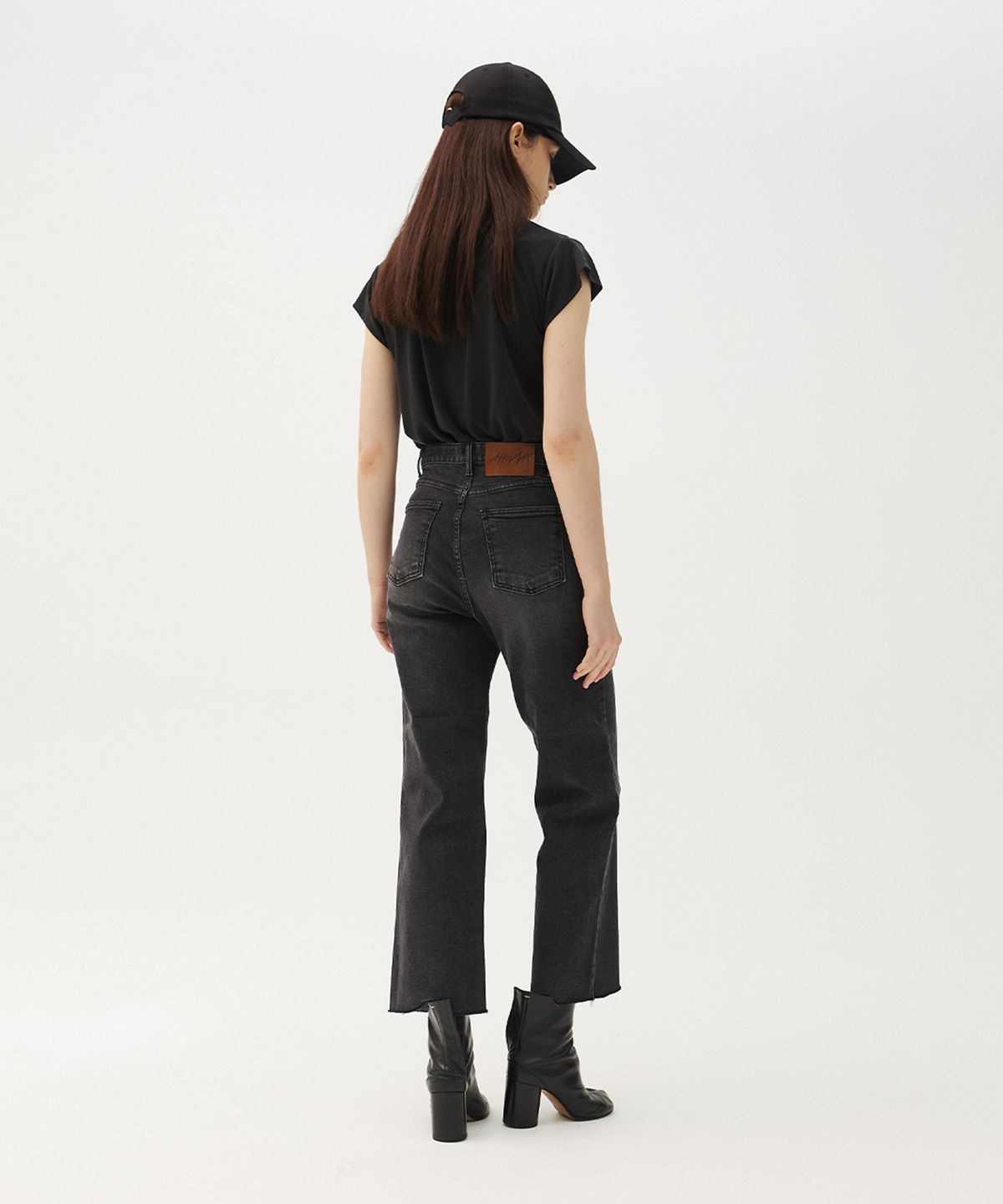므아므(MMAM) Cutting detail classic denim pants