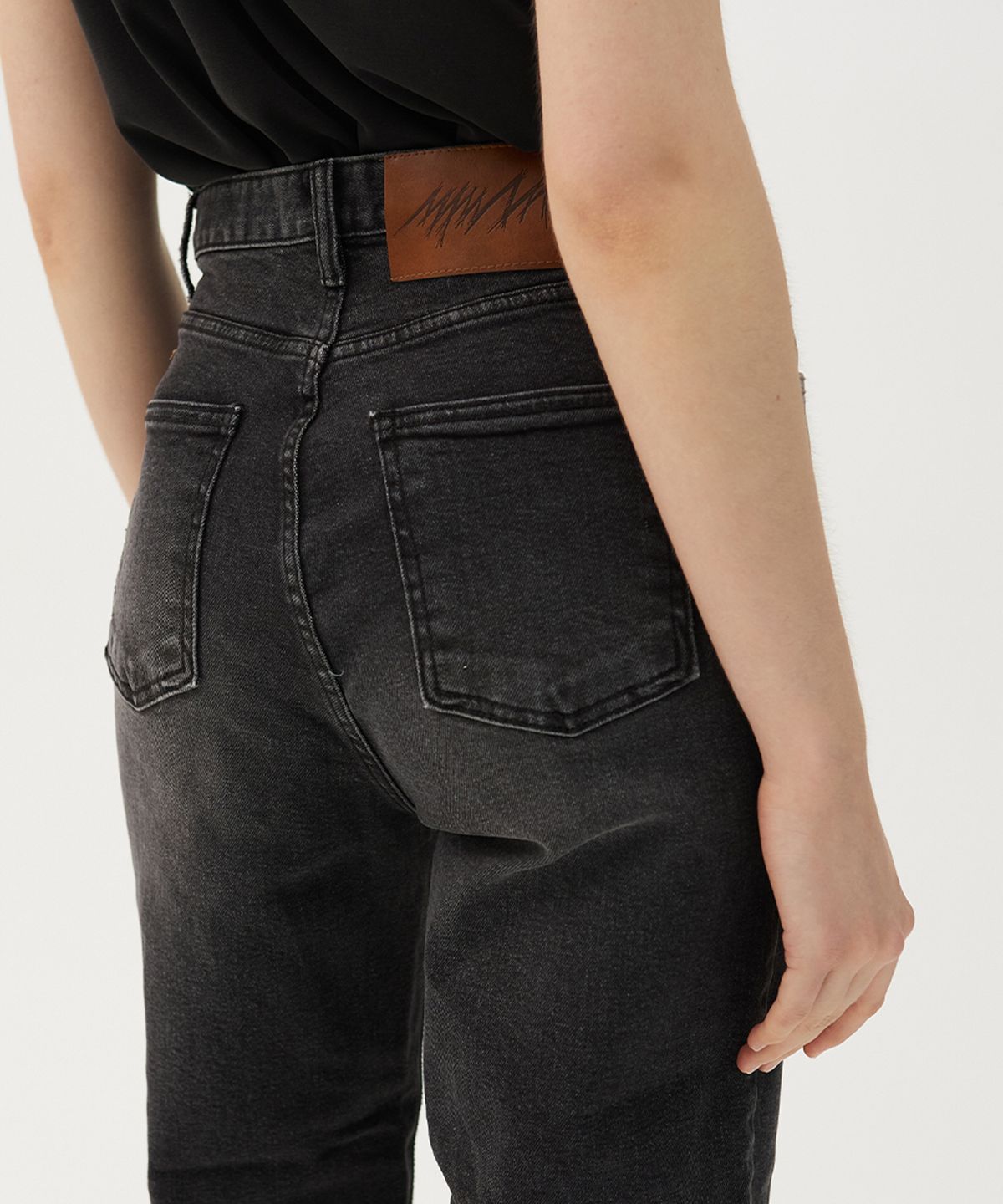 므아므(MMAM) Cutting detail classic denim pants
