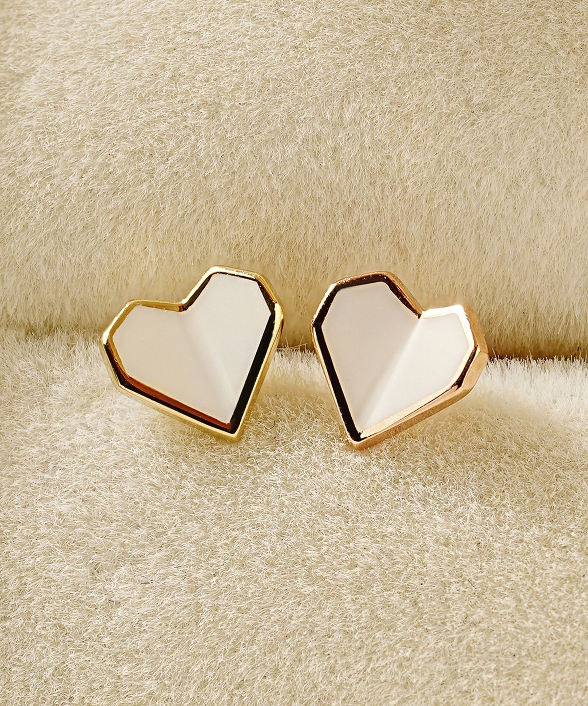 미니멀피어싱(MINIMALPIERCING) 14K 에나멜 폴드 하트 피어싱 귀걸이