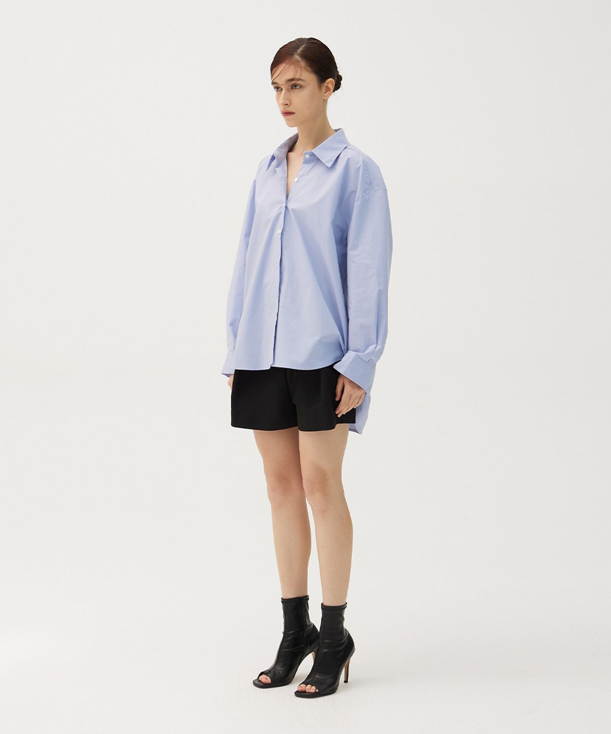 므아므(MMAM) Cutout back twist shirt