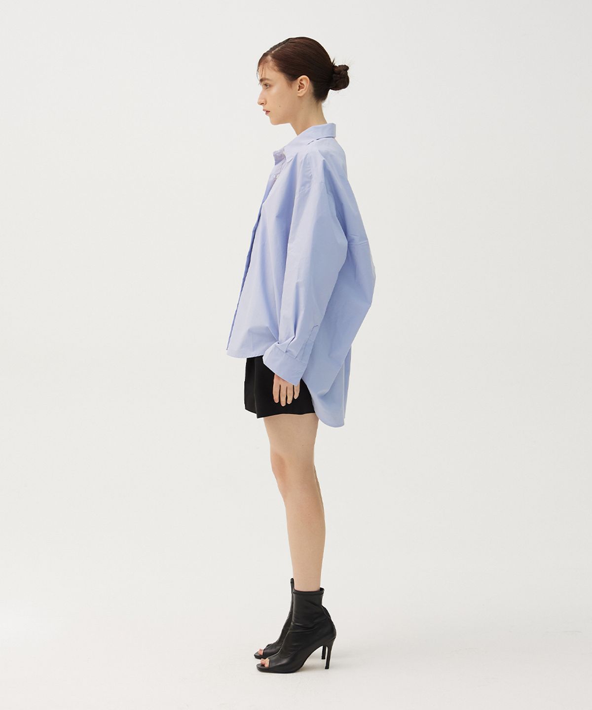 므아므(MMAM) Cutout back twist shirt