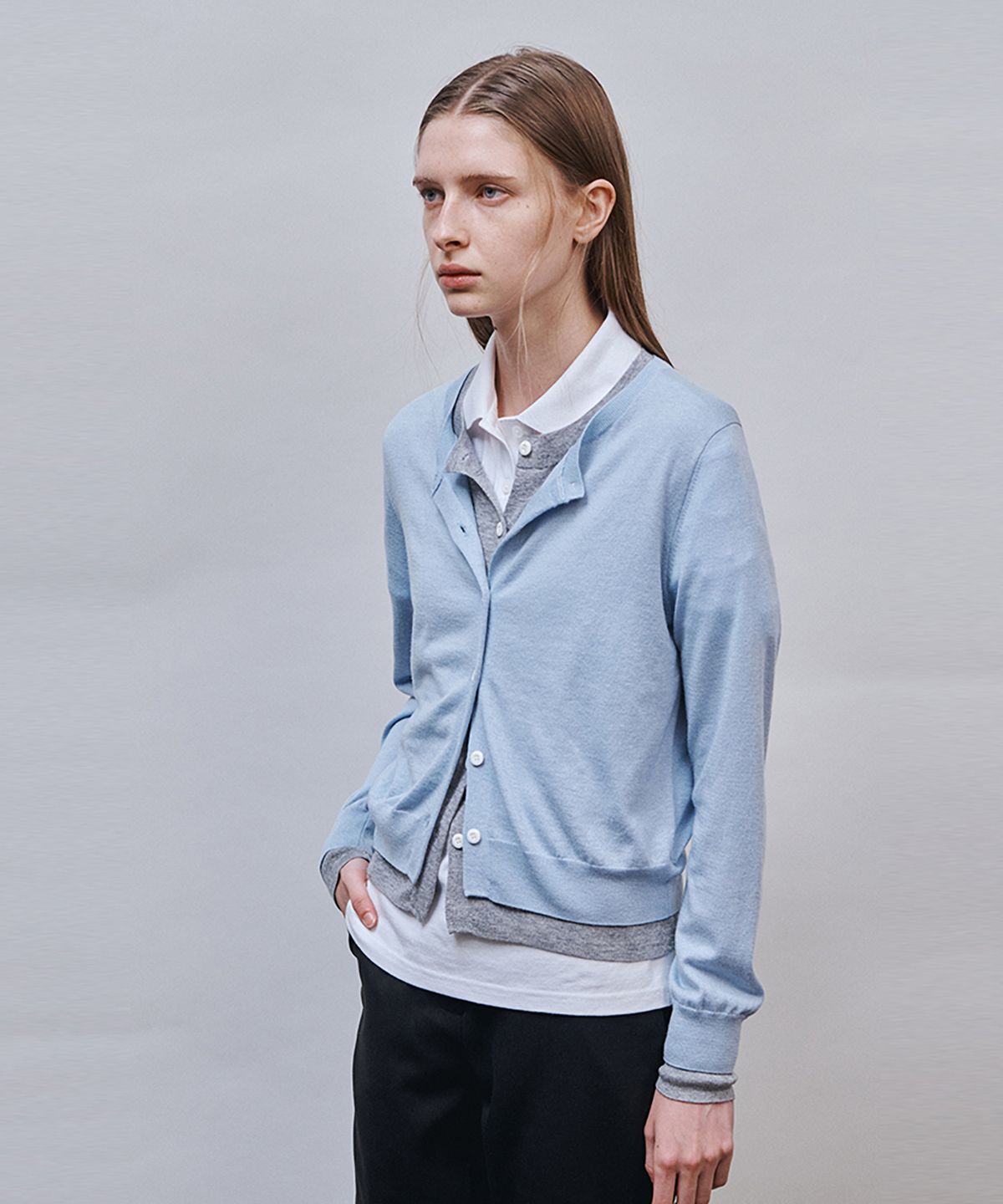 아위(AHWE) COLOR-BLOCK CARDIGAN_Sky Blue
