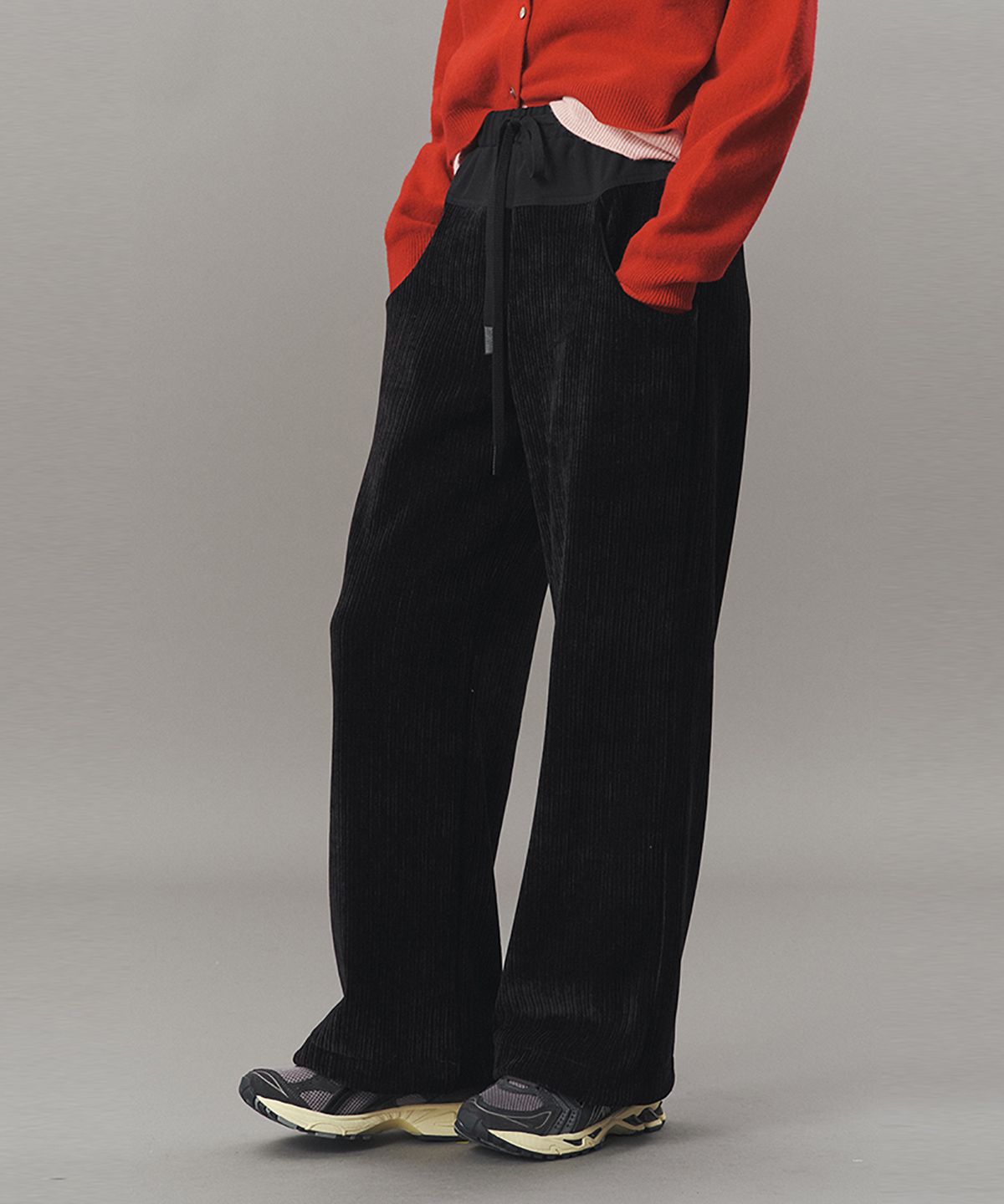 아위(AHWE) CORDUROY COMBO PANTS_BLACK