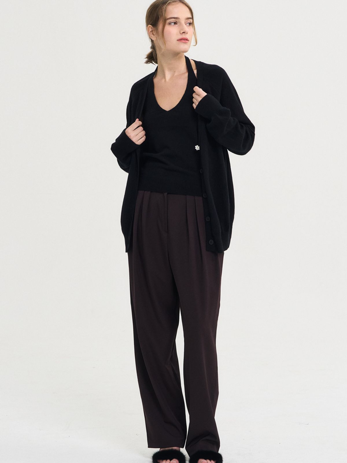 쏘리, 투 머치 러브(SORRY, TOO MUCH LOVE) Wool Halter Neck and Loose Fit Cardigan Setup_Black