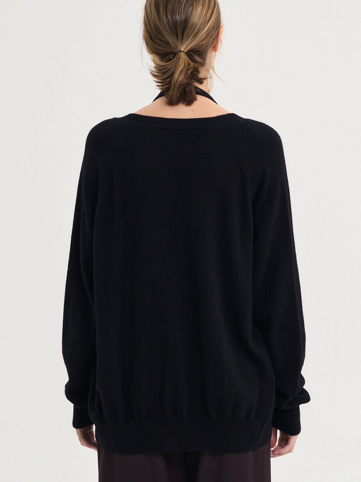 쏘리, 투 머치 러브(SORRY, TOO MUCH LOVE) Wool Halter Neck and Loose Fit Cardigan Setup_Black