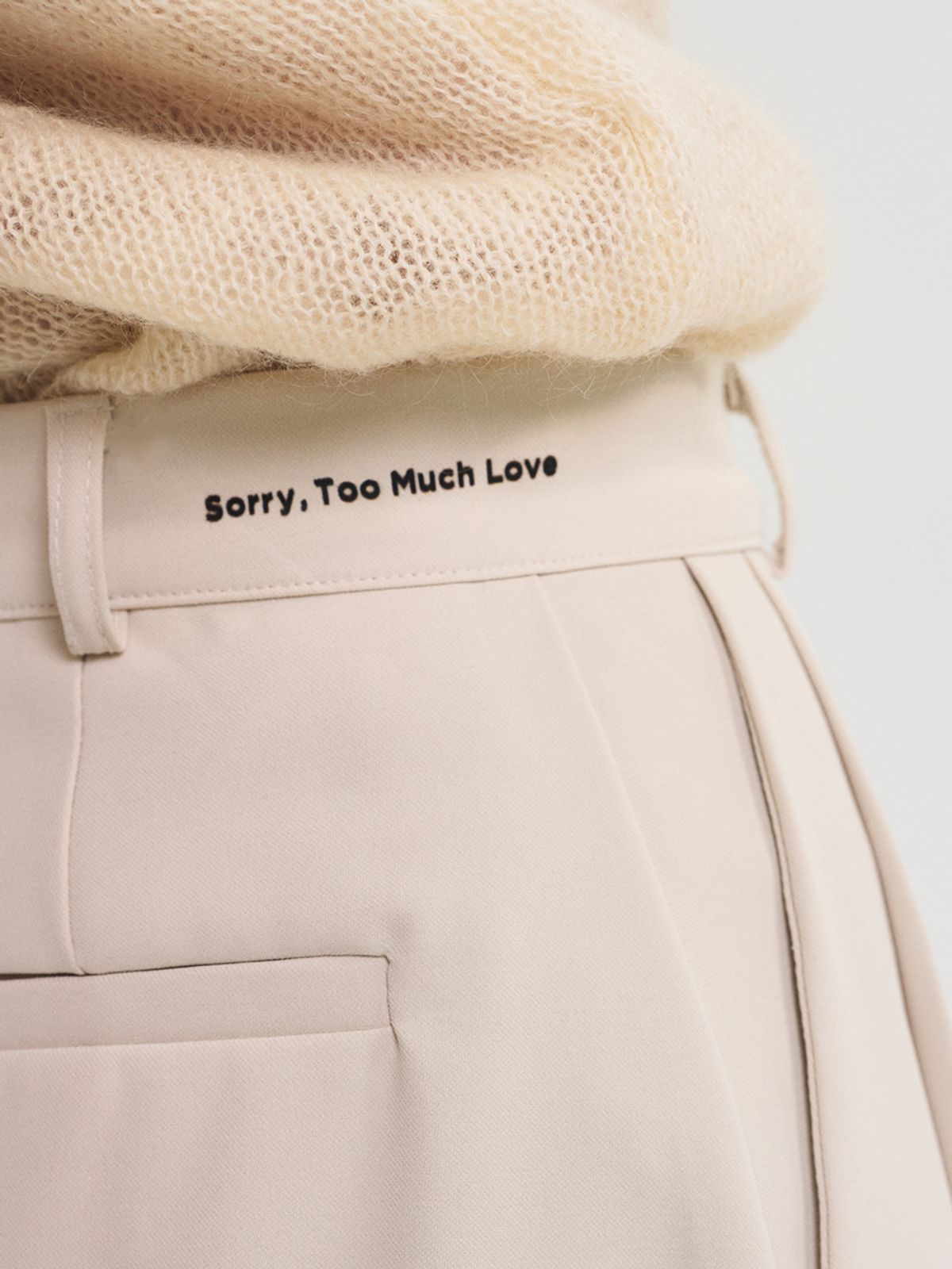 쏘리, 투 머치 러브(SORRY, TOO MUCH LOVE) Seine Wild Pintuck Slacks_Beige