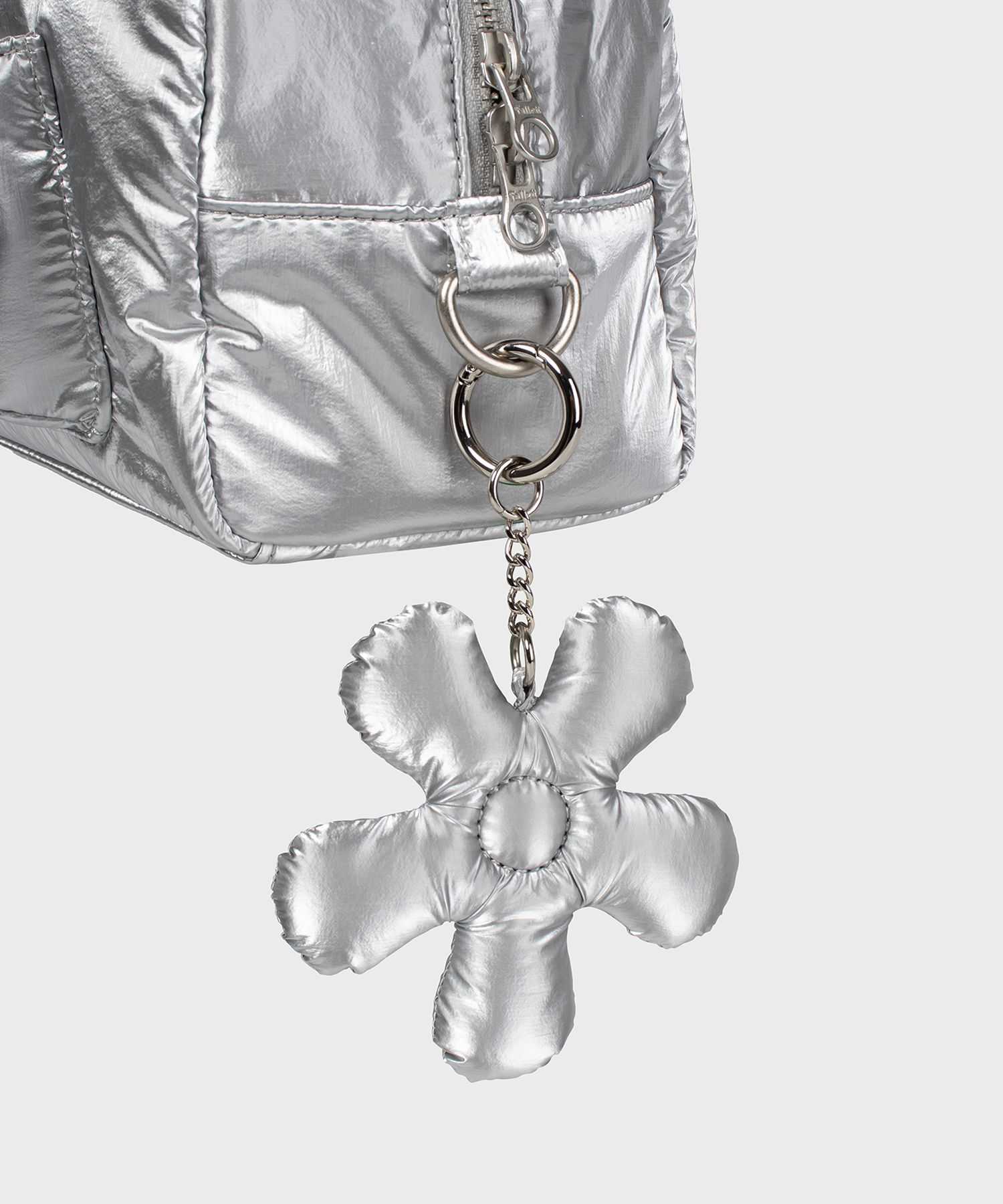 [FALLETT] Glossy Mini Duffel Bag /追跡付 MUSINSA | FALLETT Glossy Mini Duffel Bag Silver