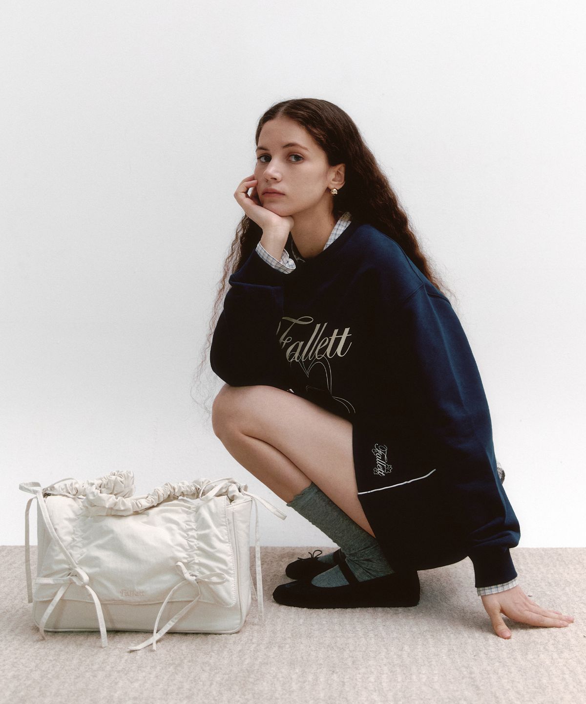 팔렛(FALLETT) 더블 리본 셔링백 아이보리