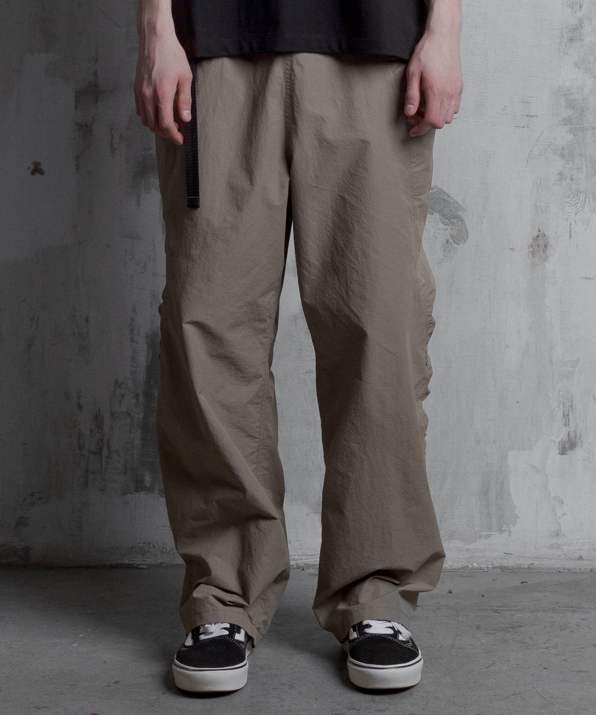 슈브토(SHVTO) Side pleats pants