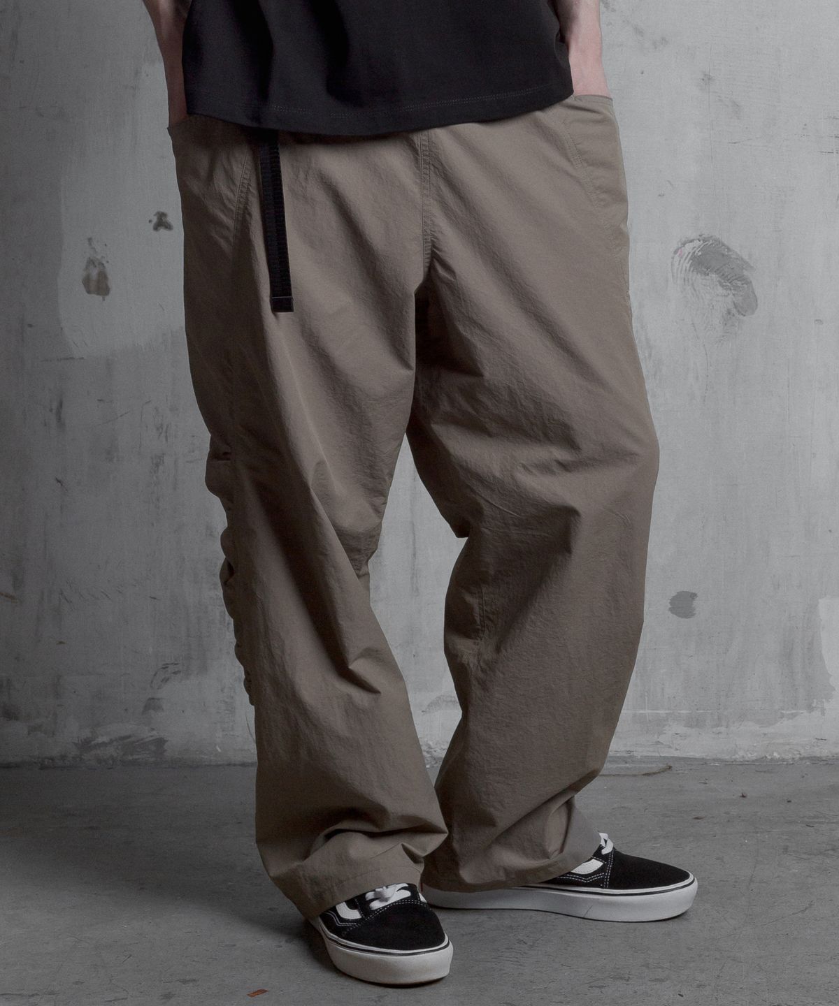 슈브토(SHVTO) Side pleats pants
