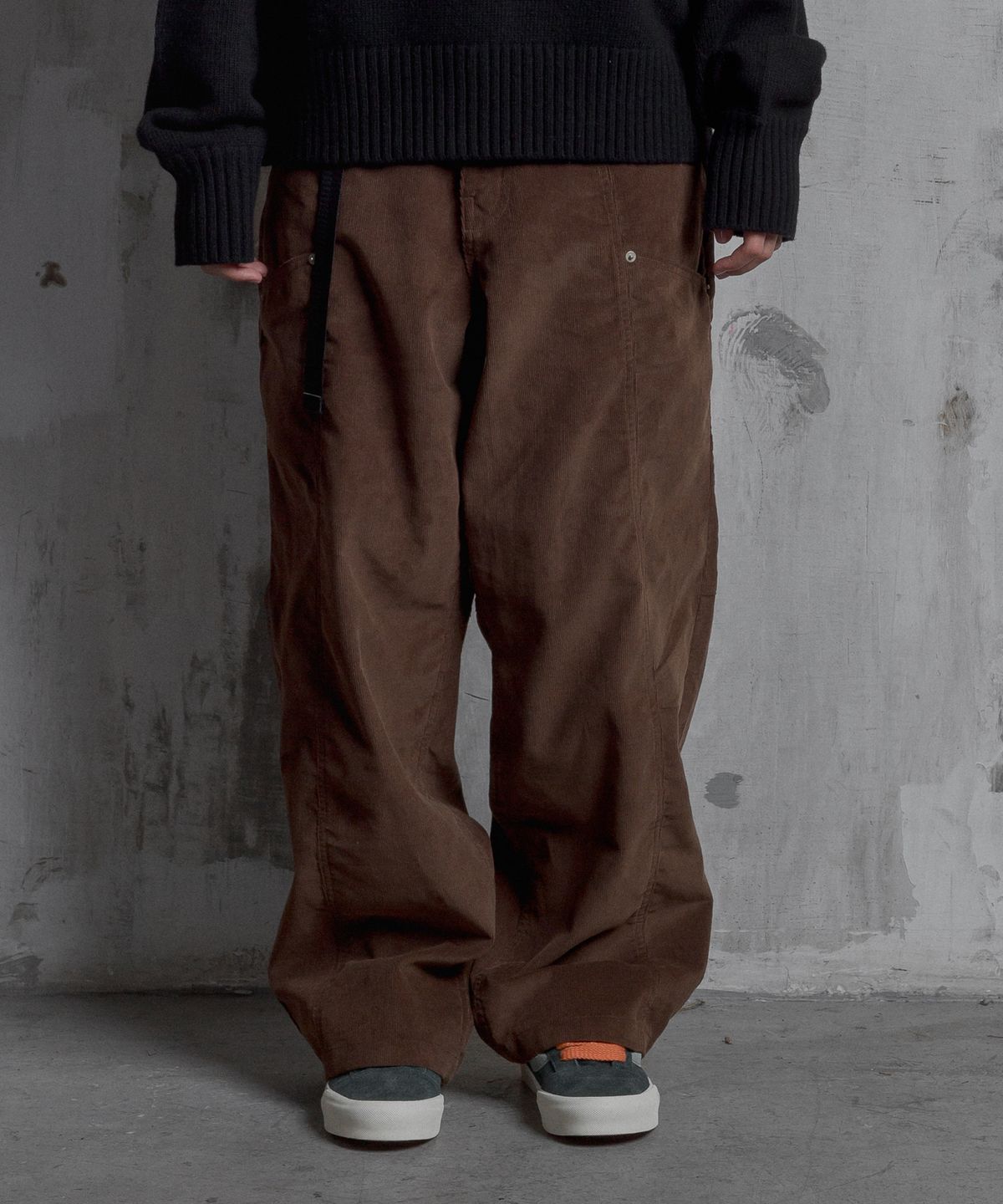 슈브토(SHVTO) Corduroy skate pants