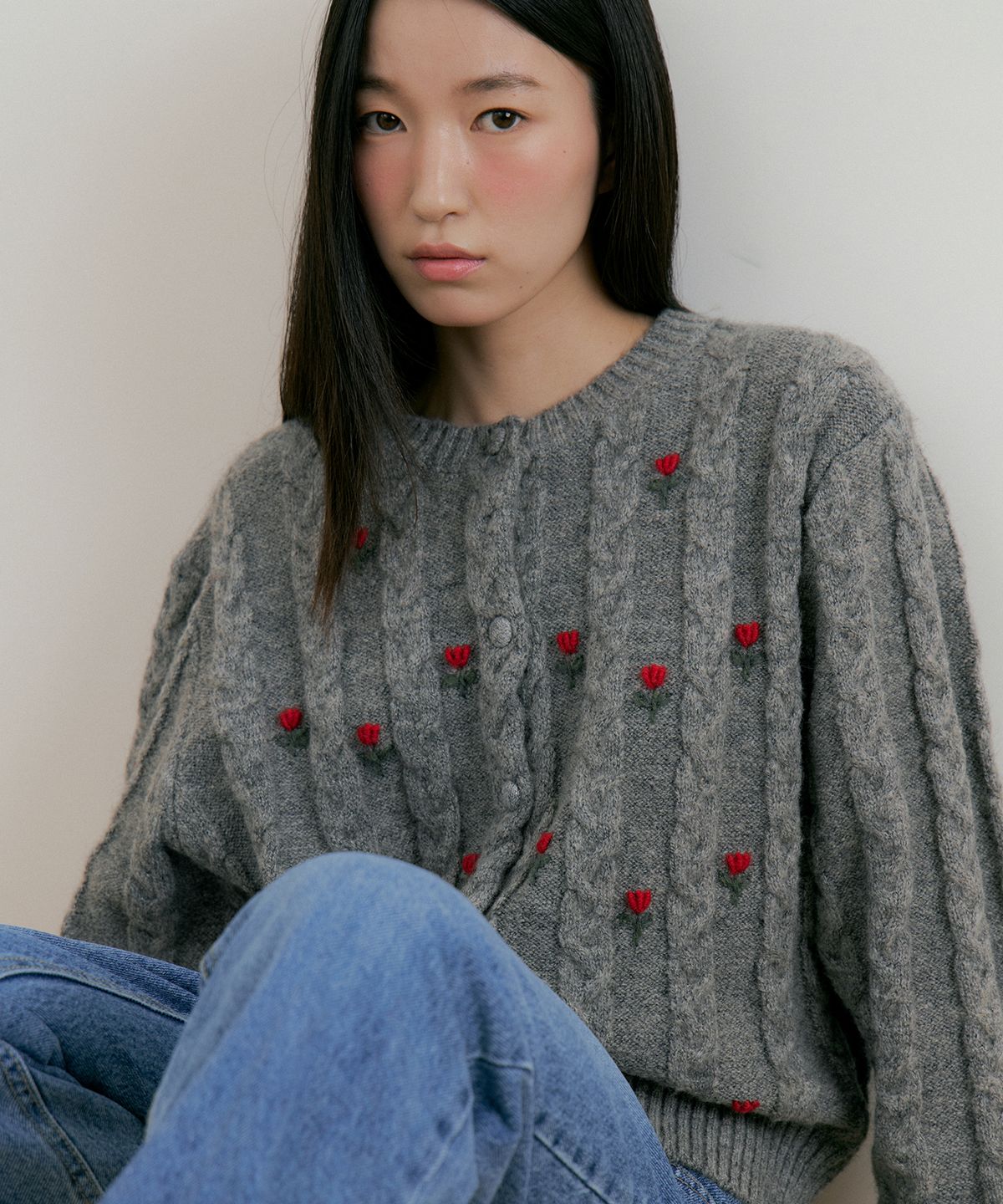 루시르주(LUCIR ZU) Flower Wool Knit Cadigan (charcoal)