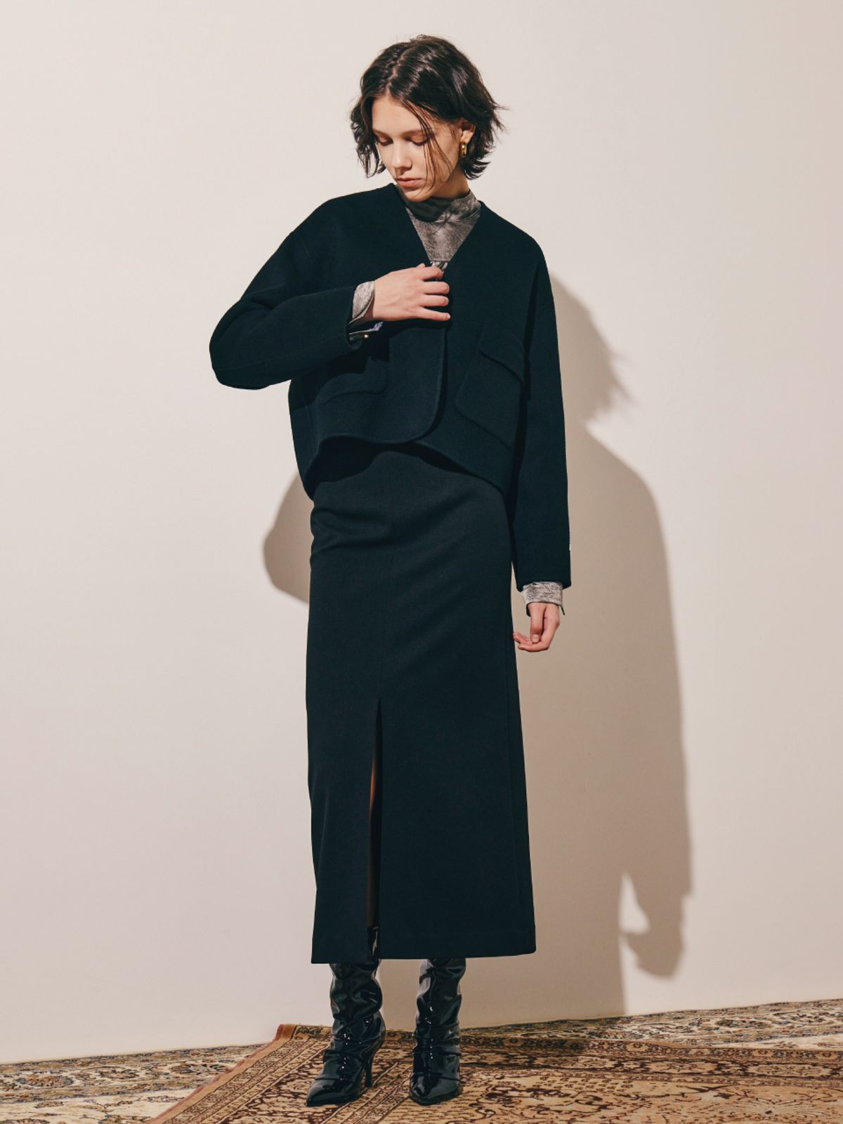 미바이와이(MI BY Y) 카라리스 핸드메이드 숏 코트_BLACK