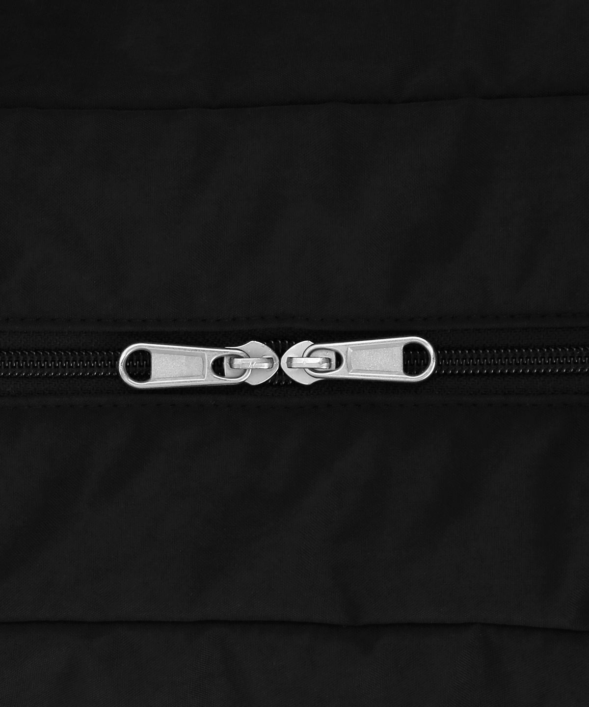 언더컨트롤 스튜디오(UNDERCONTROL STUDIO) 끈 조절 패딩 숄더백 CLOUD CROSS BODY BAG / BIG / CONVERT STRAP / BK