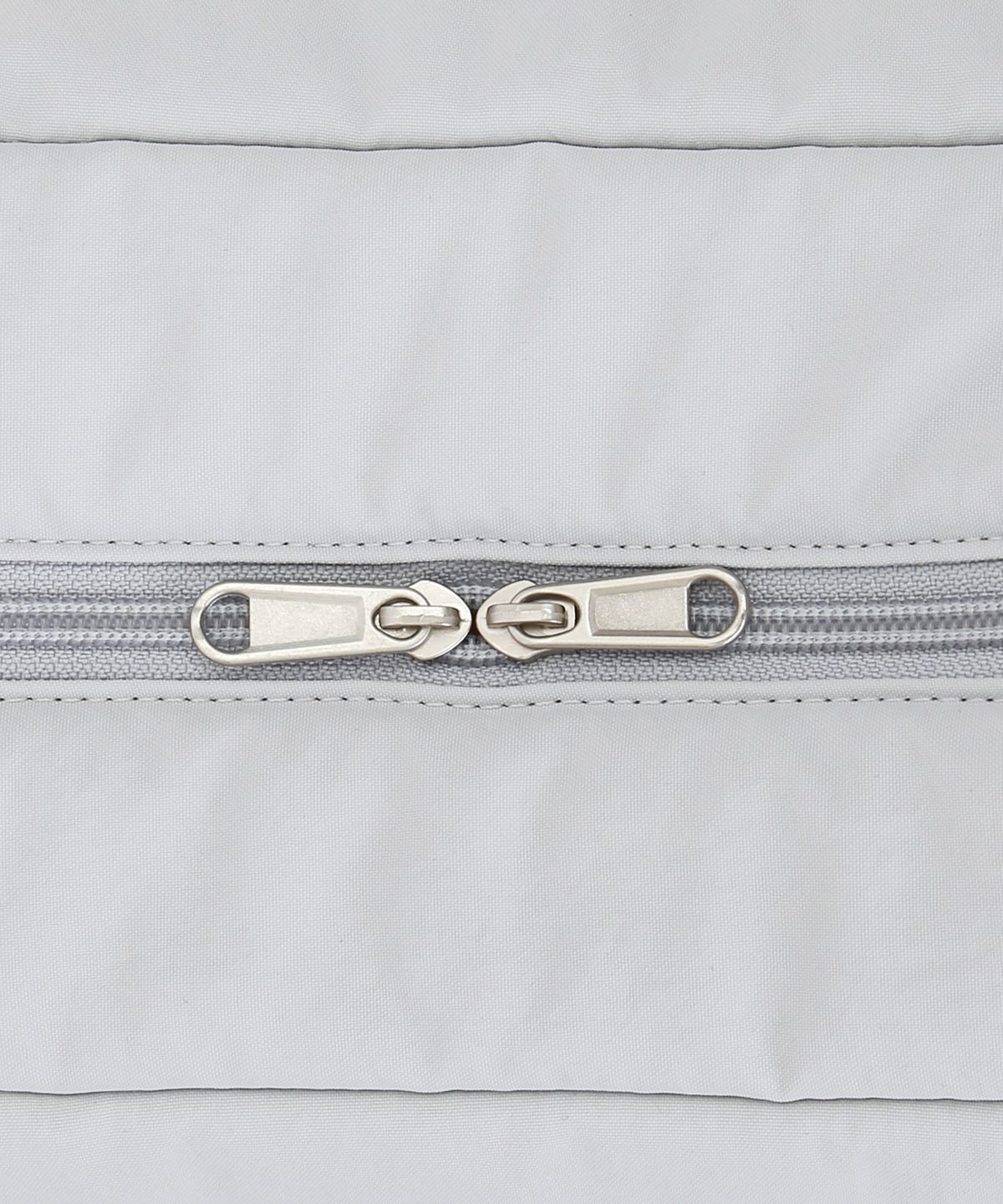 언더컨트롤 스튜디오(UNDERCONTROL STUDIO) 끈 조절 패딩 숄더백 CLOUD CROSS BODY BAG / BIG / CONVERT STRAP / SK