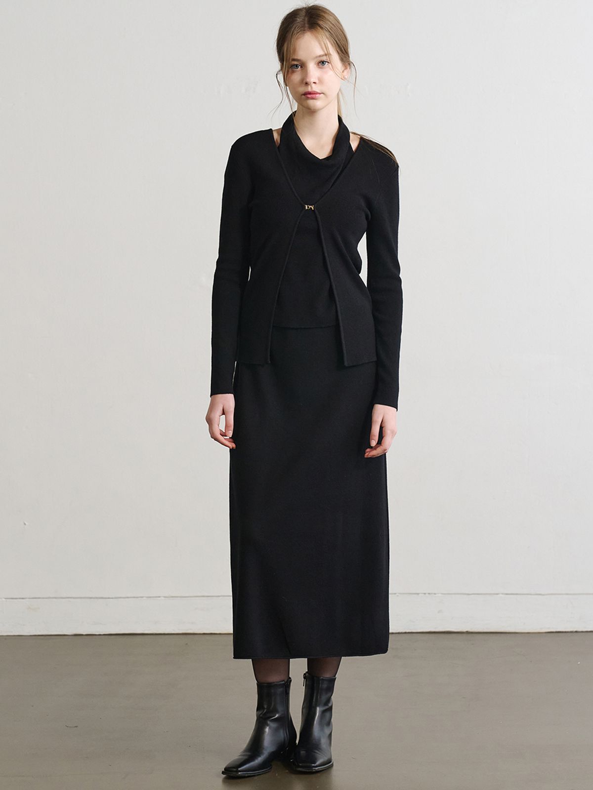 로트르드민(LAUTREDE MIN) Lautre Halter Buckle Black knit