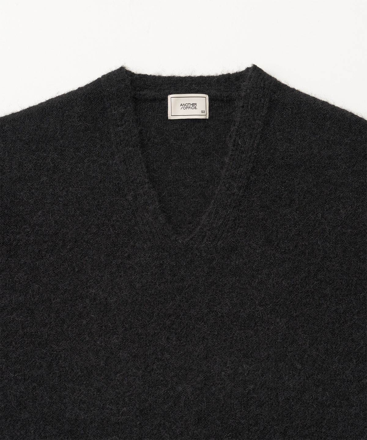 어나더 오피스(ANOTHER OFFICE) Current V-Neck Knit (Coal)