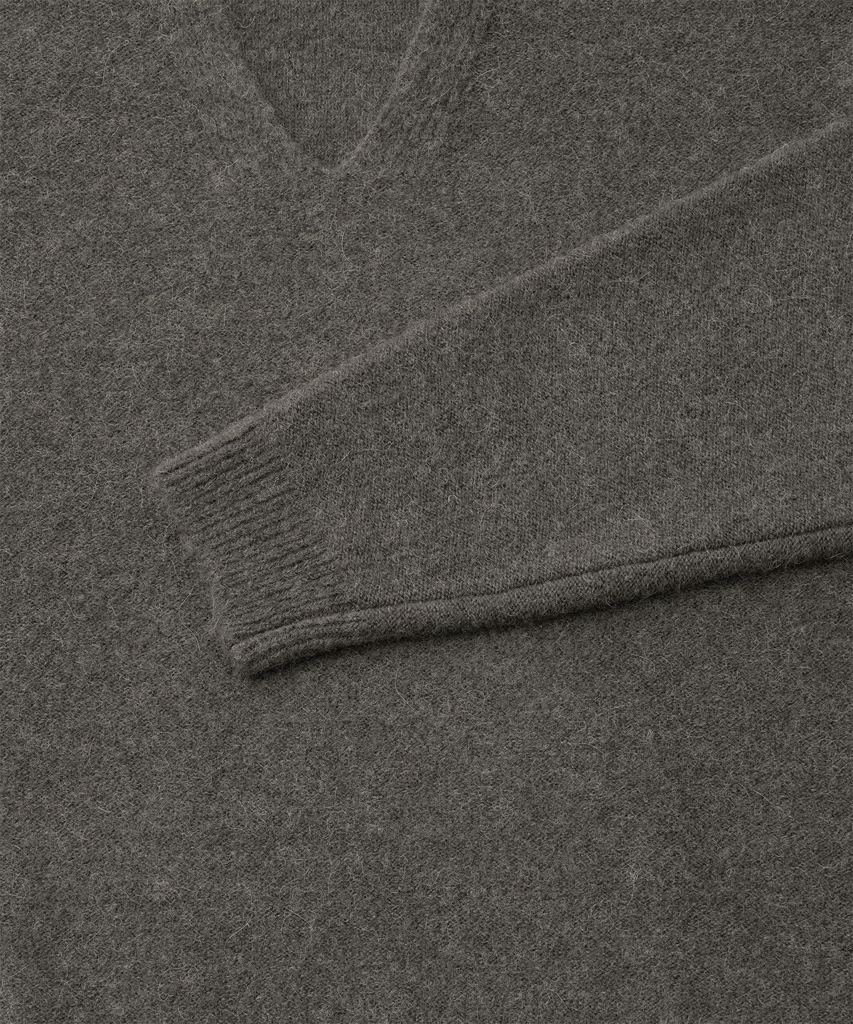 어나더 오피스(ANOTHER OFFICE) Current V-Neck Knit (Basalt)