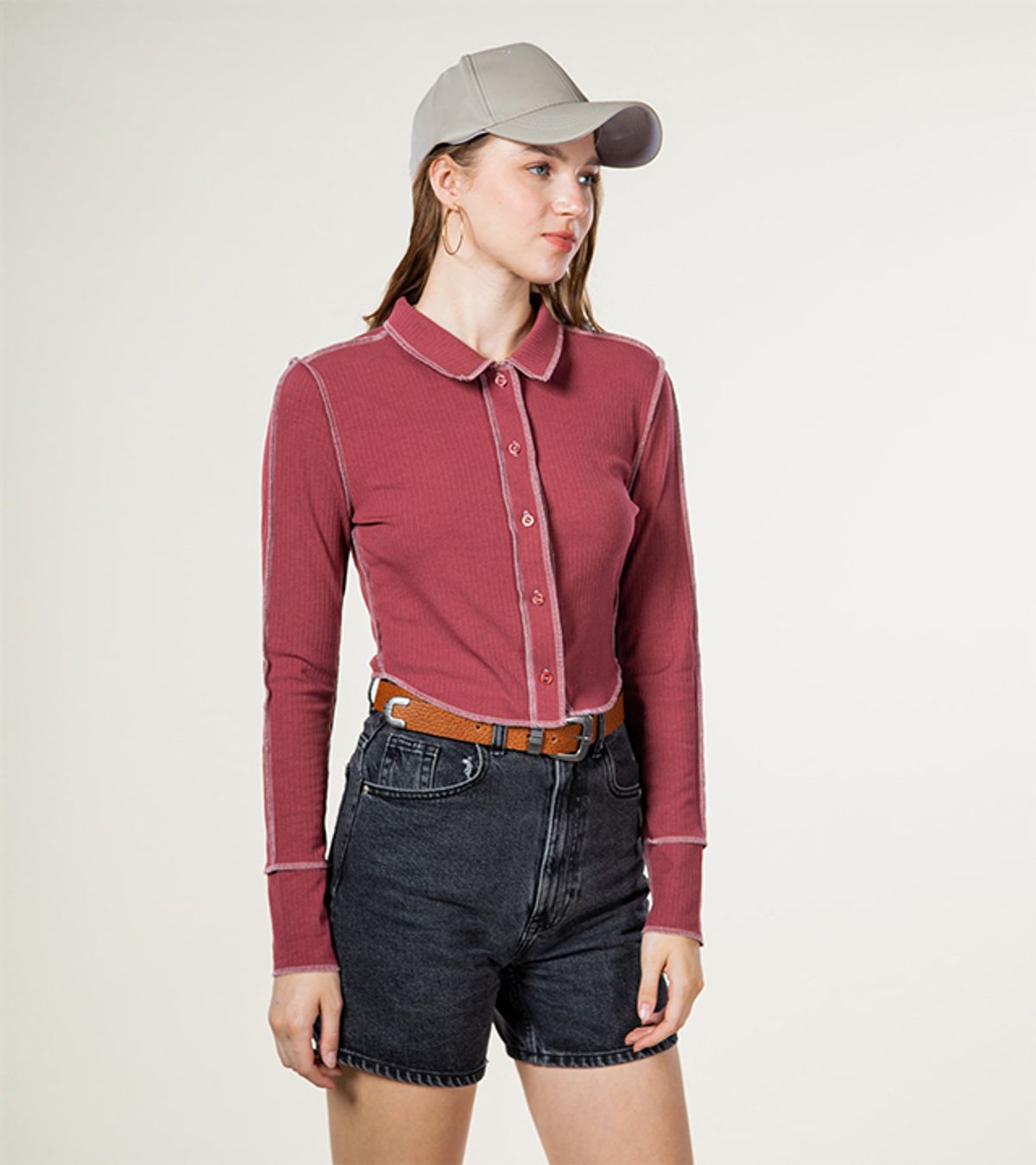 뉴인(NEWIN) 긴팔 크롭 카라 슬림 티셔츠