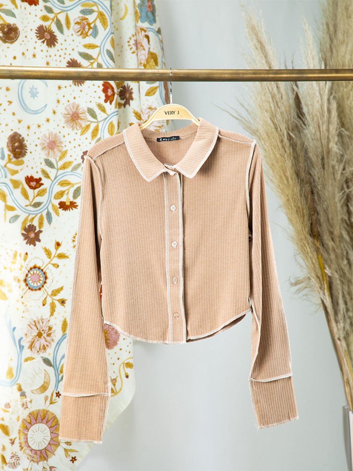 뉴인(NEWIN) 긴팔 크롭 카라 슬림 티셔츠